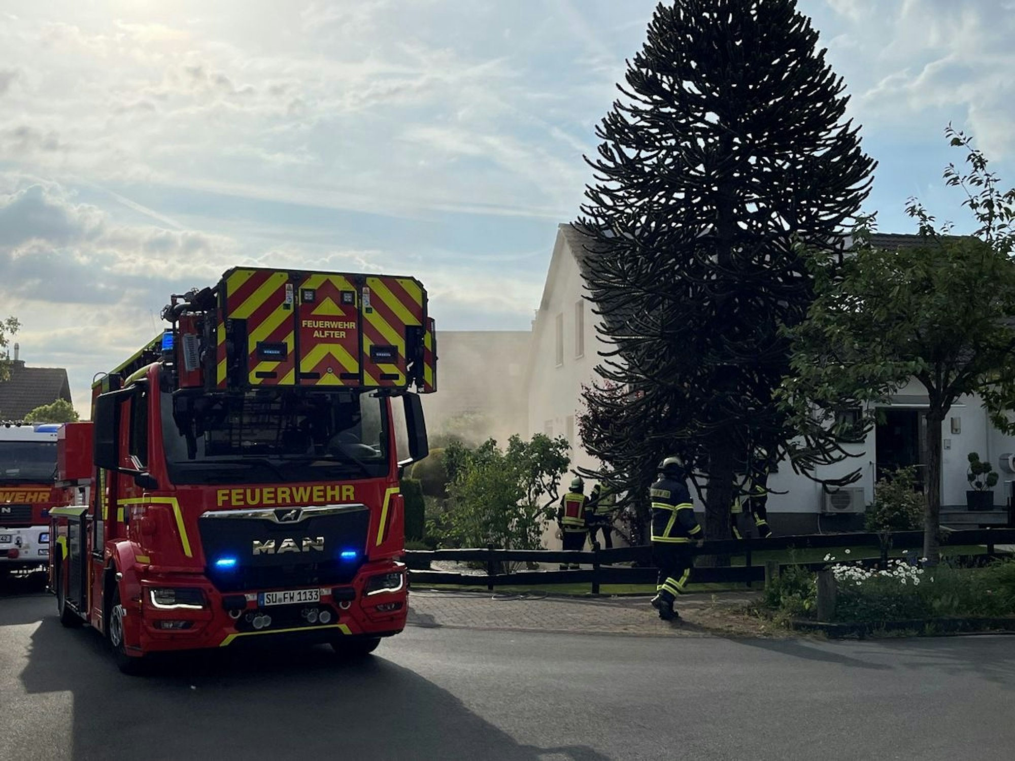 Einsatz der Feuerwehr Alfter bei einem Kellerbrand in Witterschlick