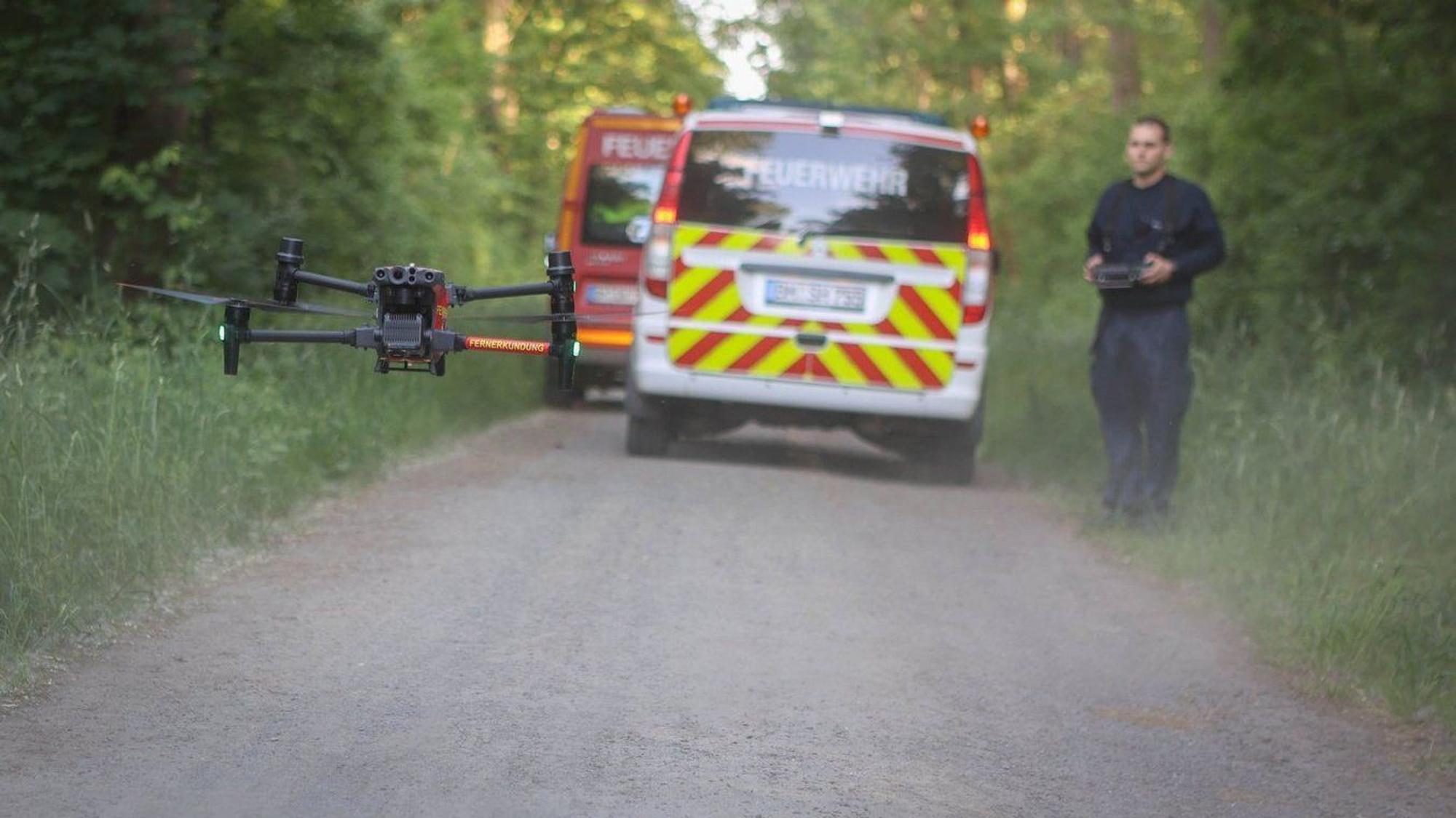 Mithilfe von Drohnen hat sich die Feuerwehr ein Bild davon gemacht, wo die Feuer wüteten.