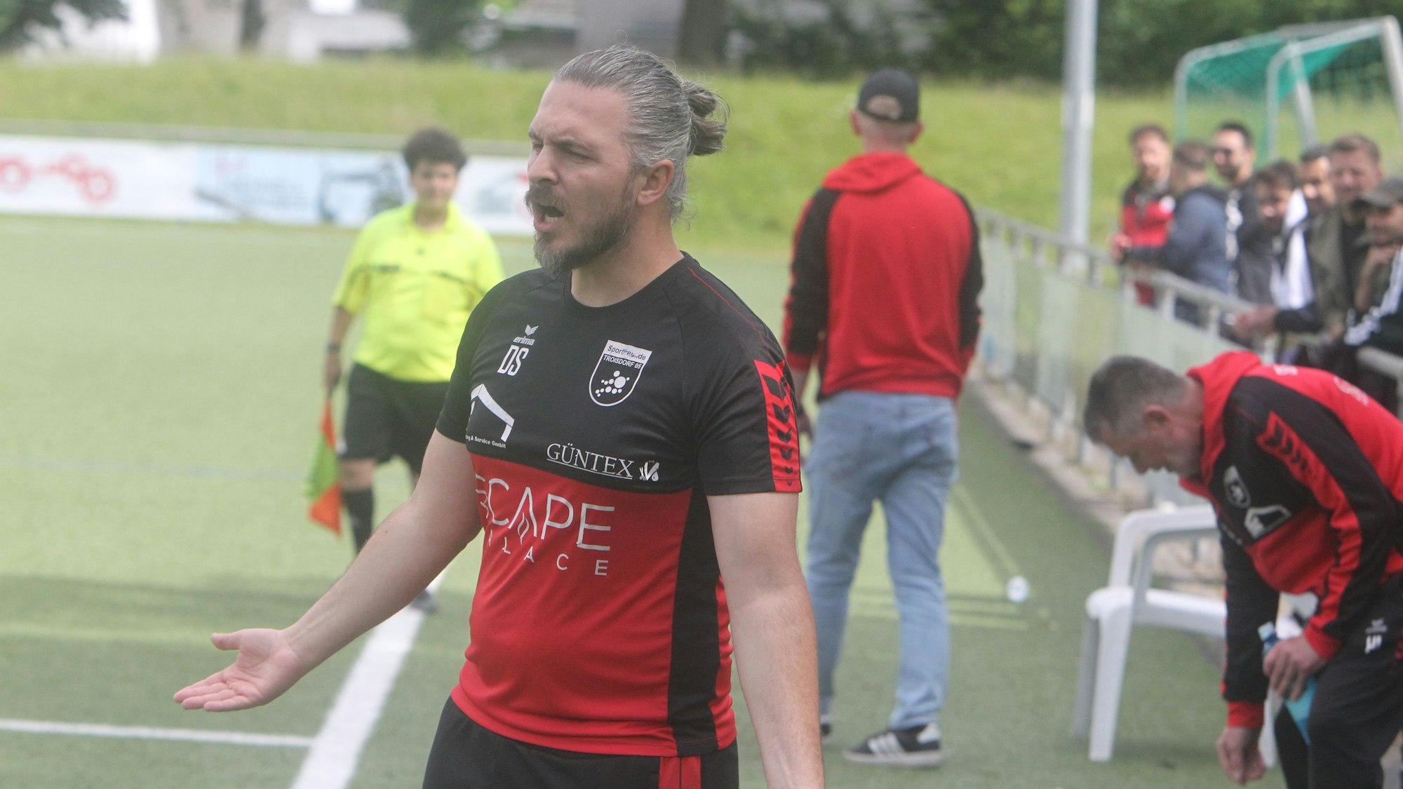 SFT-Trainer Denis Schorn dankte seinem Torwart.