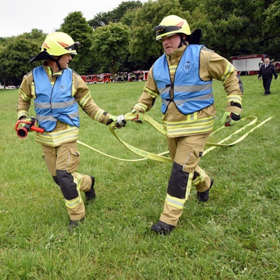 Schnelligkeit und Geschick waren gefragt bei den Aufgaben des Leistungsnachweises in Reichshof-Eckenhagen für die Feuerwehren aus allen 13 Kommunen des Oberbergischen Kreises sowie aus Lohmar.