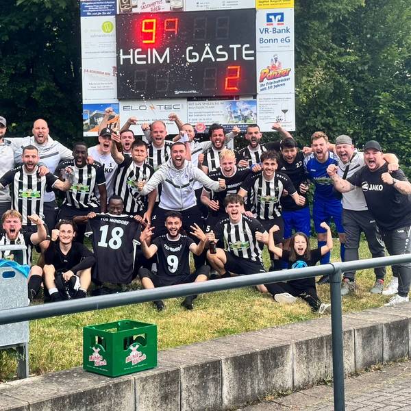 Rückkehr in die Landesliga: Drei Spieltage vor dem Saisonende hat der TuS Mondorf mit einem Sieg in Niederbachem die vorzeitige Meisterschaft feiern können.
