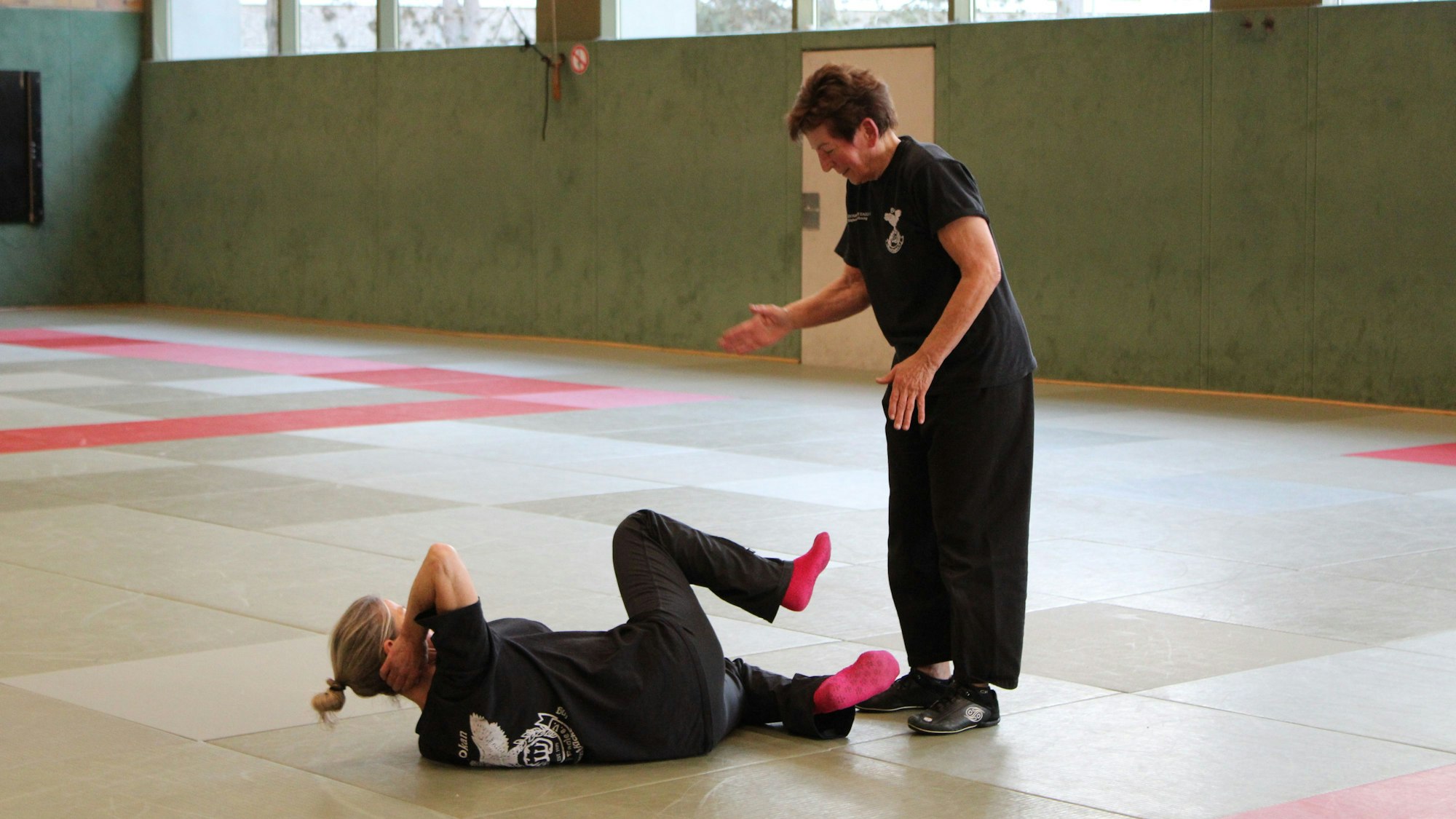 Rita (67) aus Bonn und Brigitte (77) aus Niederkassel haben sich über das Seniorentraining angefreundet.