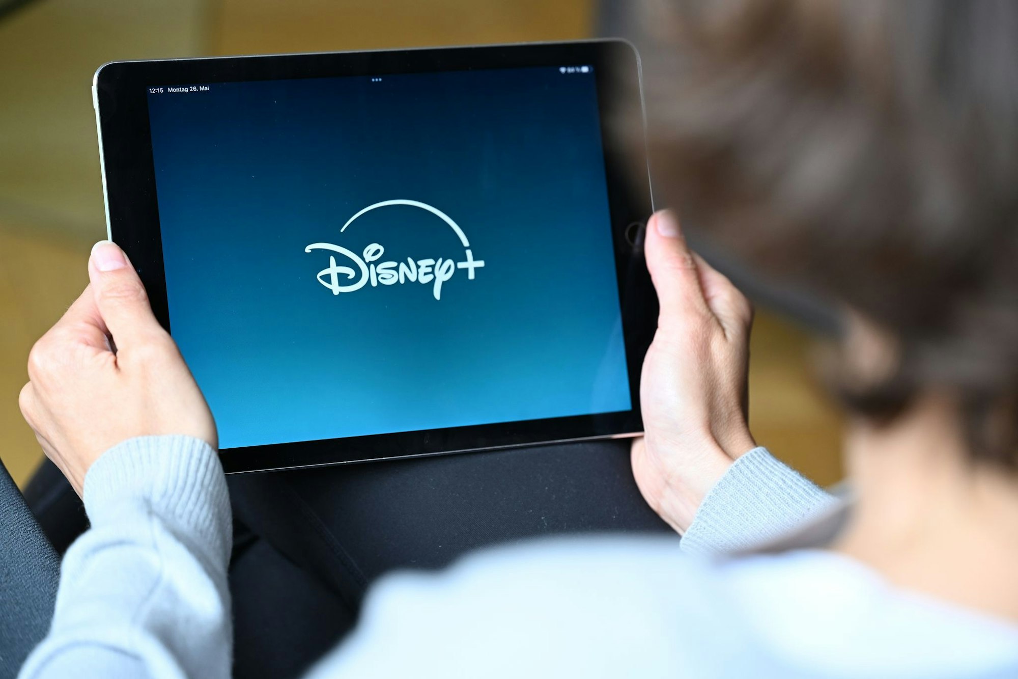 Das Logo von Disney+ beim Start der Anwendung. Das Unternehmen hat Abonnenten stärker zu Kasse gebeten - in einer Art und Weise, die wohl unrechtmäßig war.