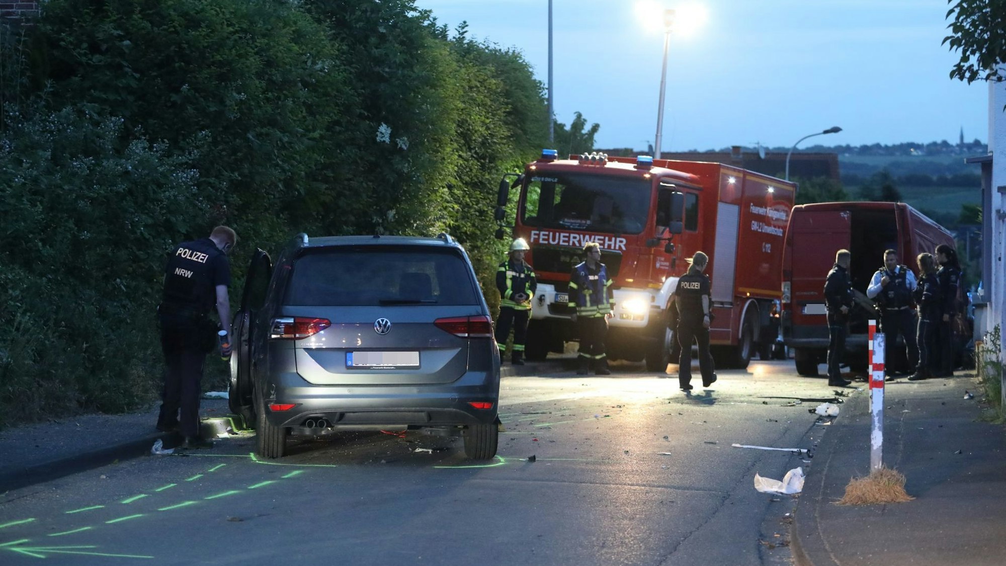 An dieser Engstelle soll sich der Unfall in Fahrtrichtung Stieldorf zwischen dem Touran (links) und dem Citroen ereignet haben.