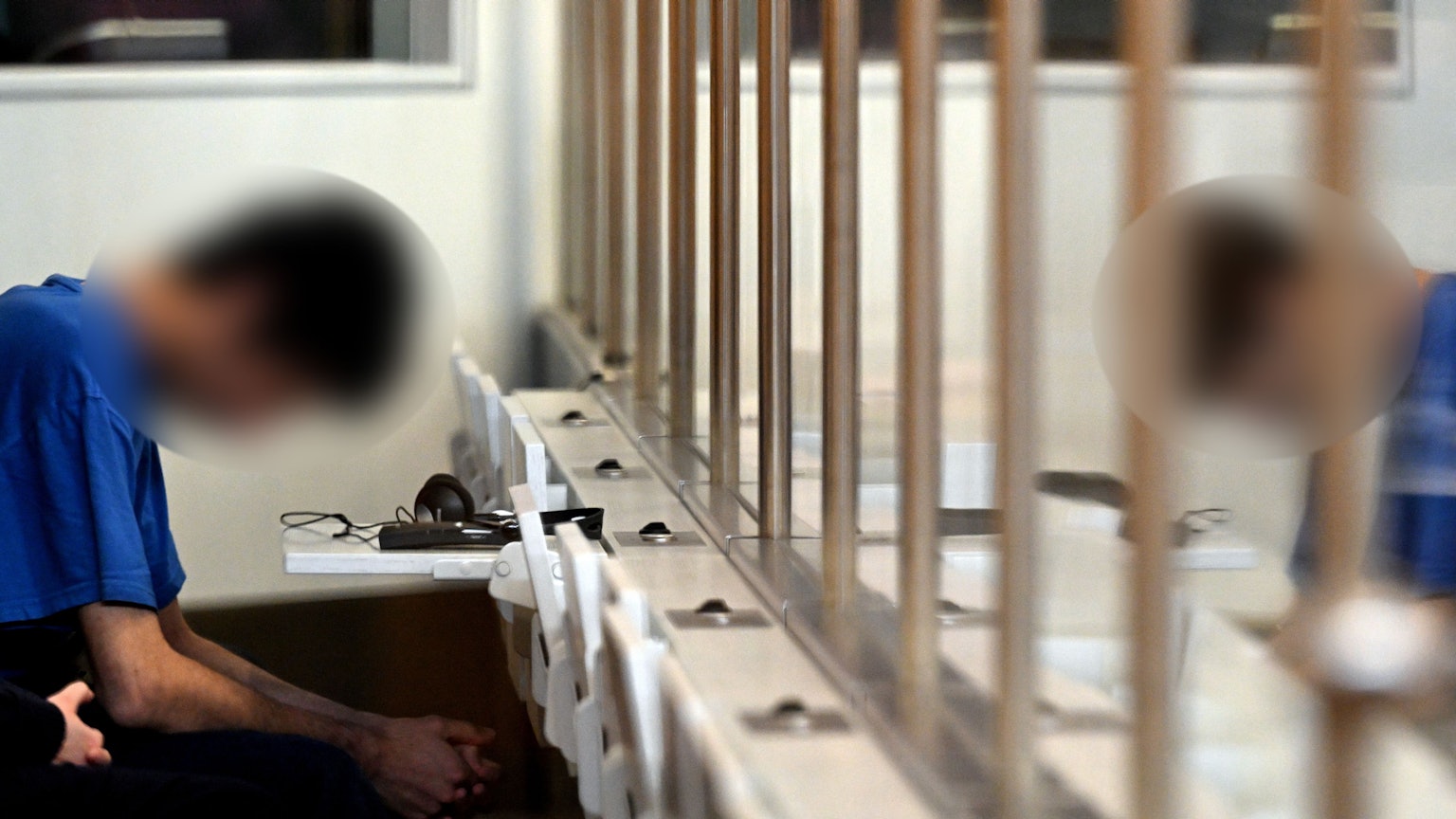 Der Angeklagte im Gerichtssaal. (Archivbild)