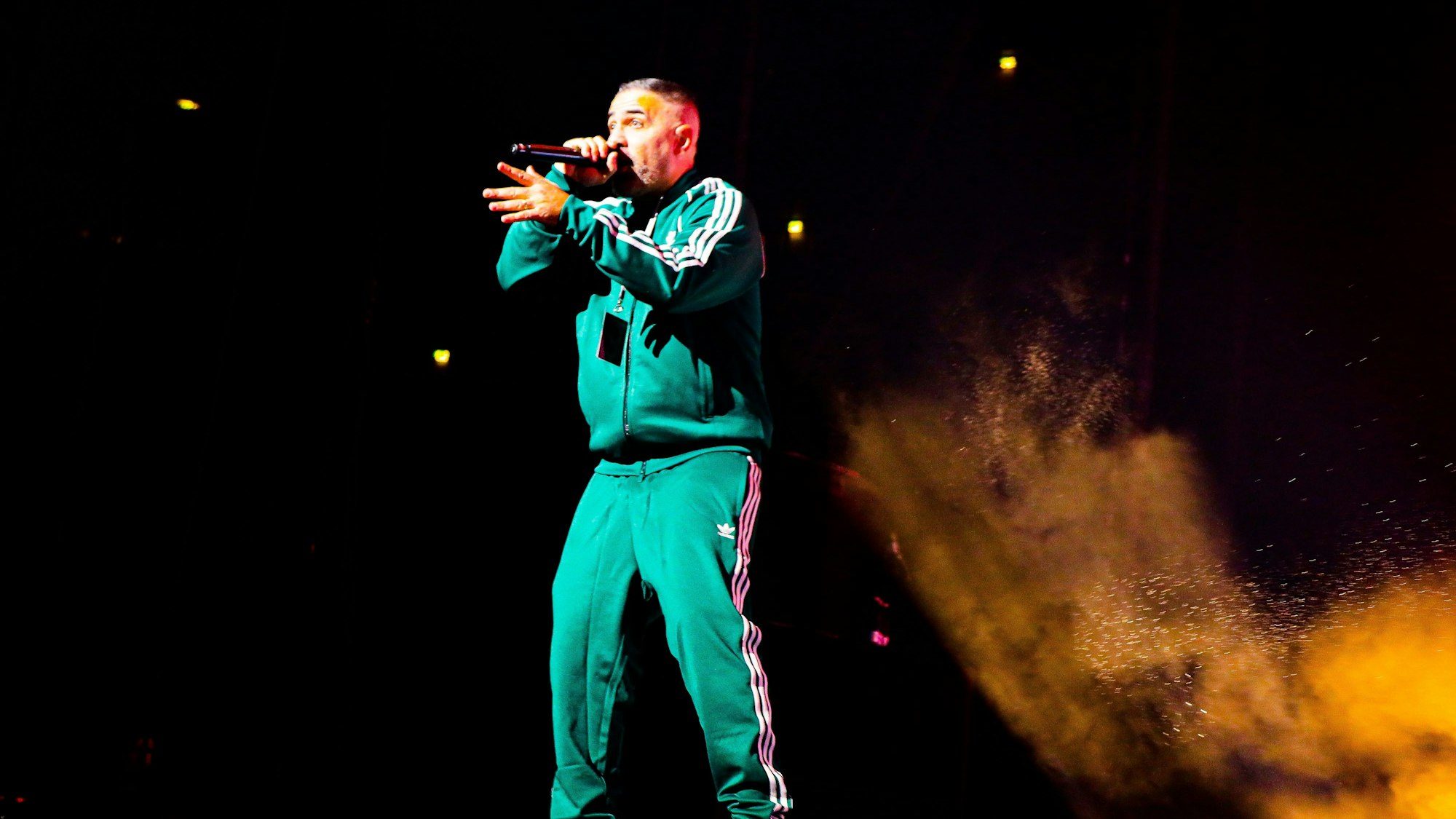 Das Foto zeigt Bushido in der Lanxess Arena im Jahr 2024. Foto: Dirk Borm