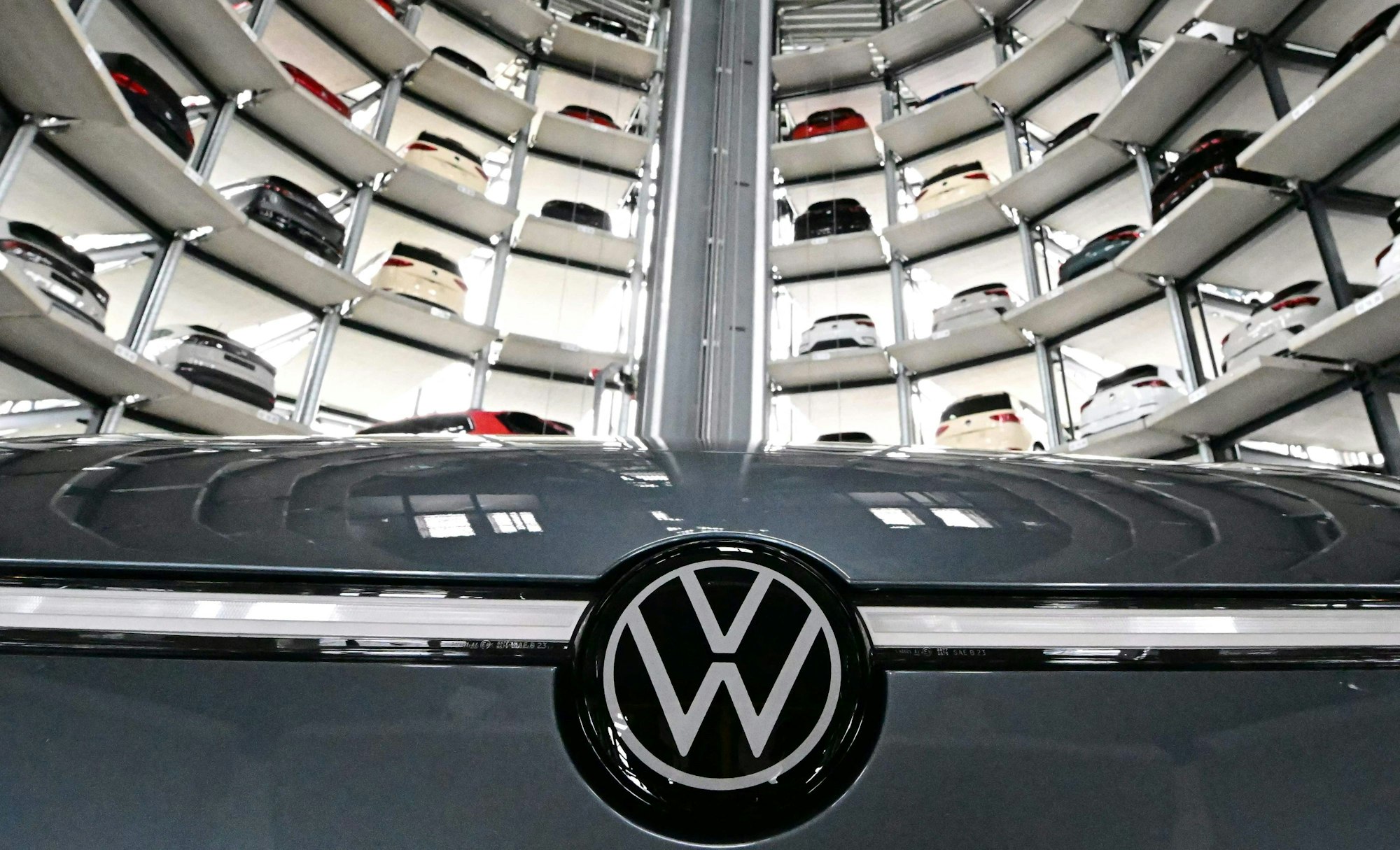 Deutscher Autobauer im Aufwind: VW profitiert vom E-Mobilitätsboom. (Symbolbild)