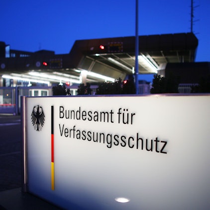 ARCHIV - 04.02.2014, Nordrhein-Westfalen, Köln: Das Bundesamt für Verfassungsschutz. (zu dpa: «Dobrindt: AfD-Gutachten reicht nicht für Verbotsverfahren») Foto: Oliver Berg/dpa +++ dpa-Bildfunk +++