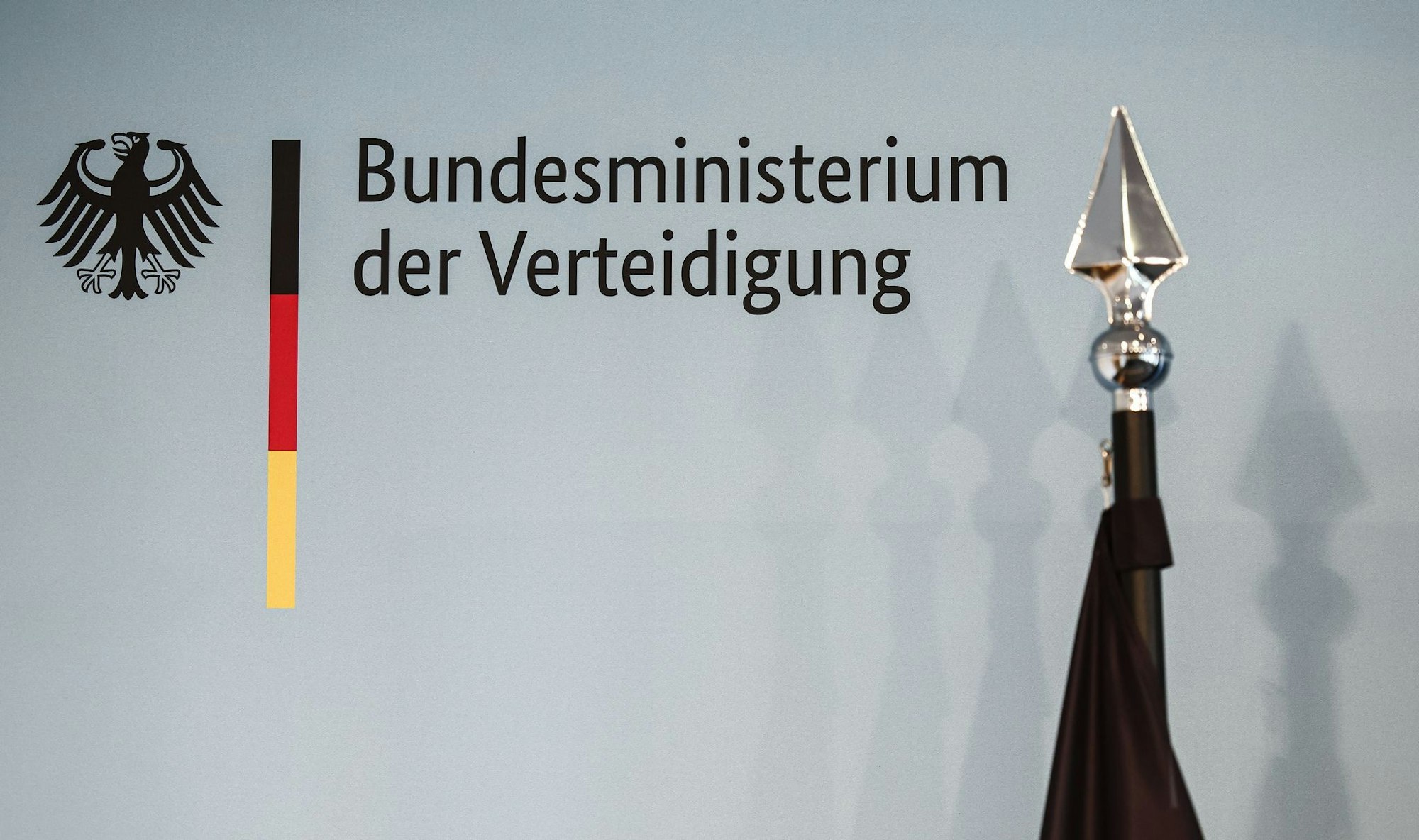 Das Bundesverteidigungsministerium ist den Prüfern zufolge heute wieder vergleichbar groß wie 2012. (Archivbild)