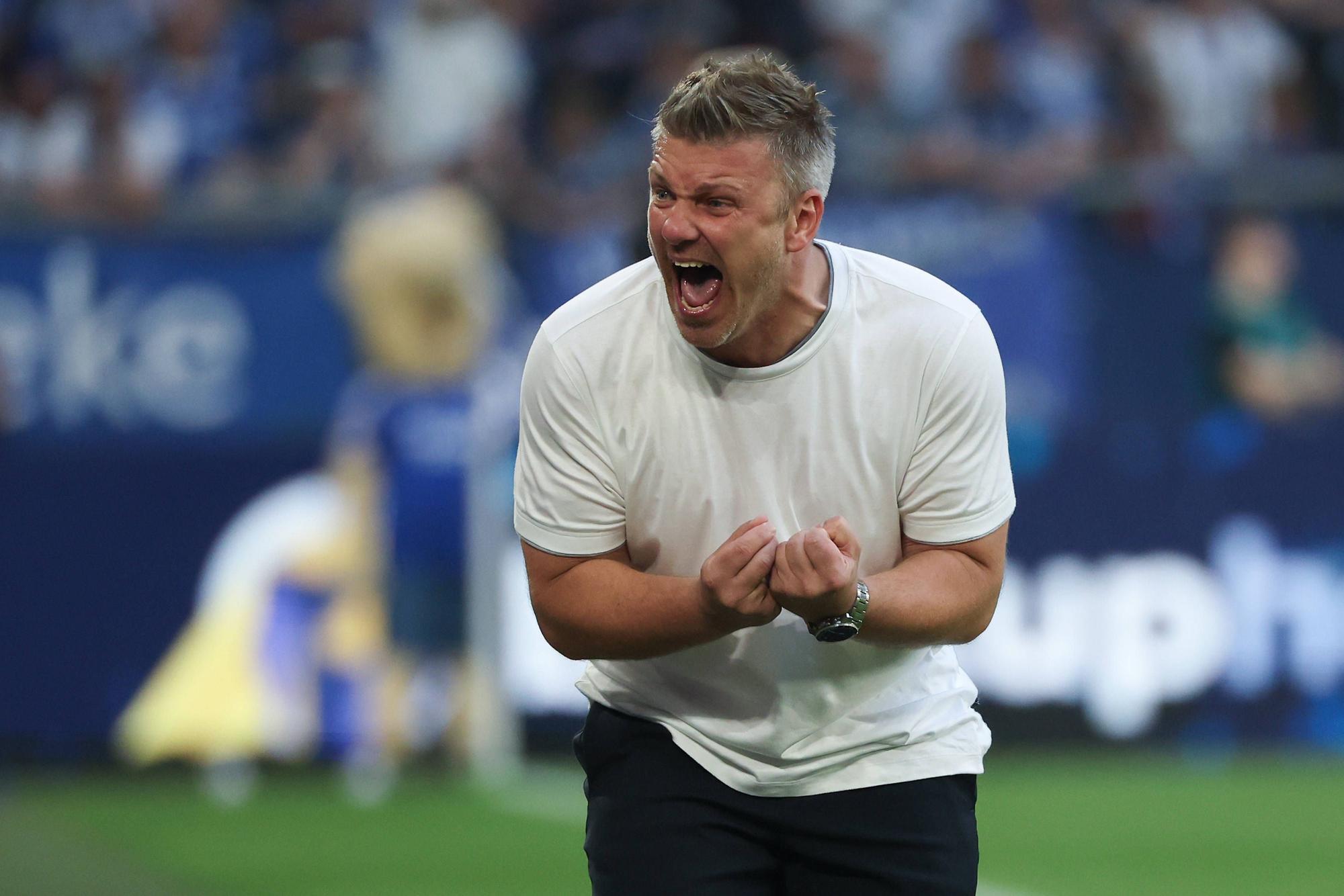 2. Bundesliga - FC Schalke 04 - SC Paderborn am 02.05.2025 in der Veltins-Arena auf Schalke Trainer Lukas Kwasniok Paderborn *** 2 Bundesliga FC Schalke 04 SC Paderborn on 02 05 2025 in the Veltins Arena at Schalke Coach Lukas Kwasniok Paderborn MH