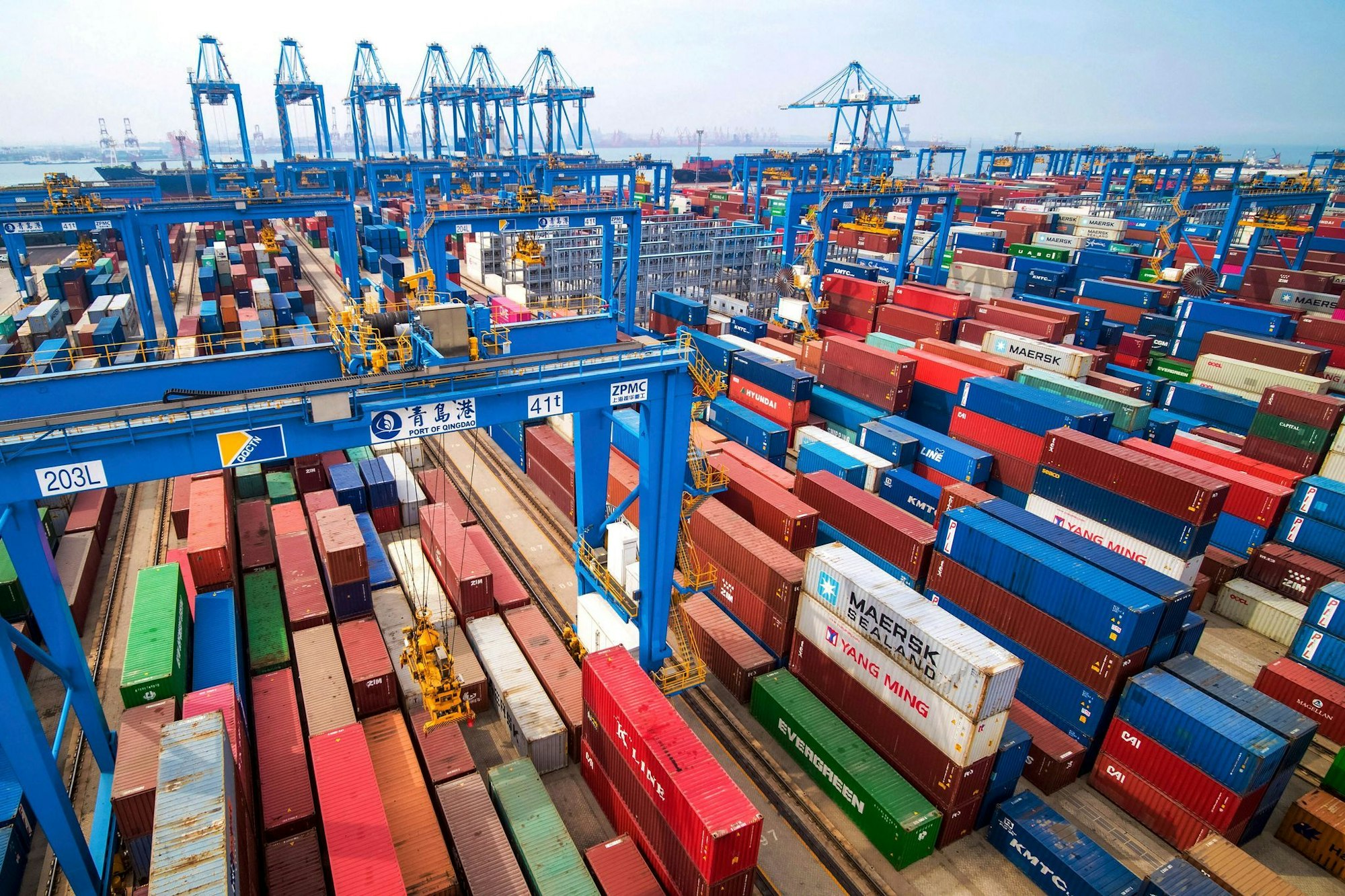 Der Handelsstreit zwischen den USA und China belastet auch EU-Firmen. (Symbolbild)