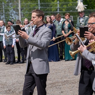 Das Foto zeigt das Basorchester Dürscheid beim Schützenfest Biesfeld