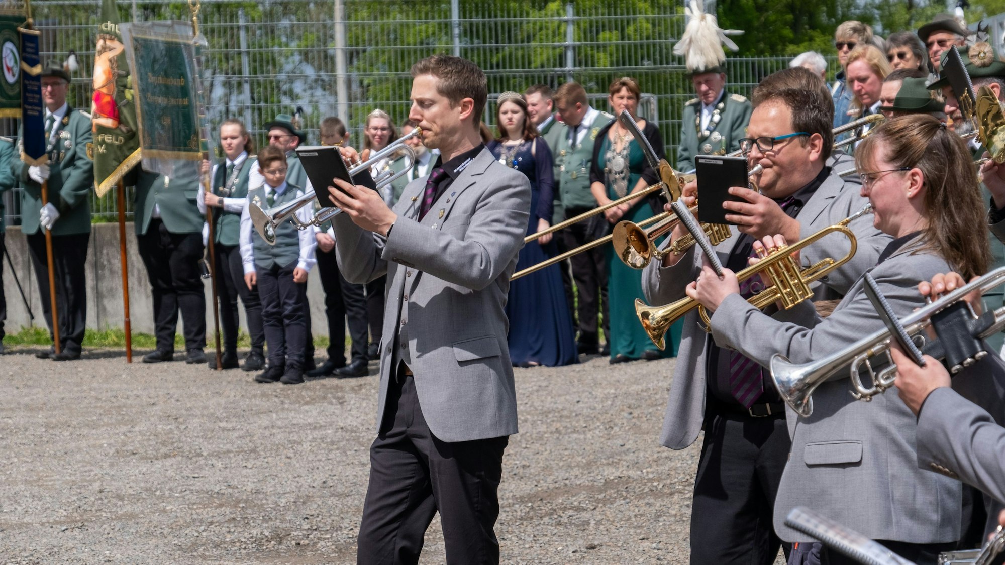 Das Foto zeigt das Basorchester Dürscheid beim Schützenfest Biesfeld