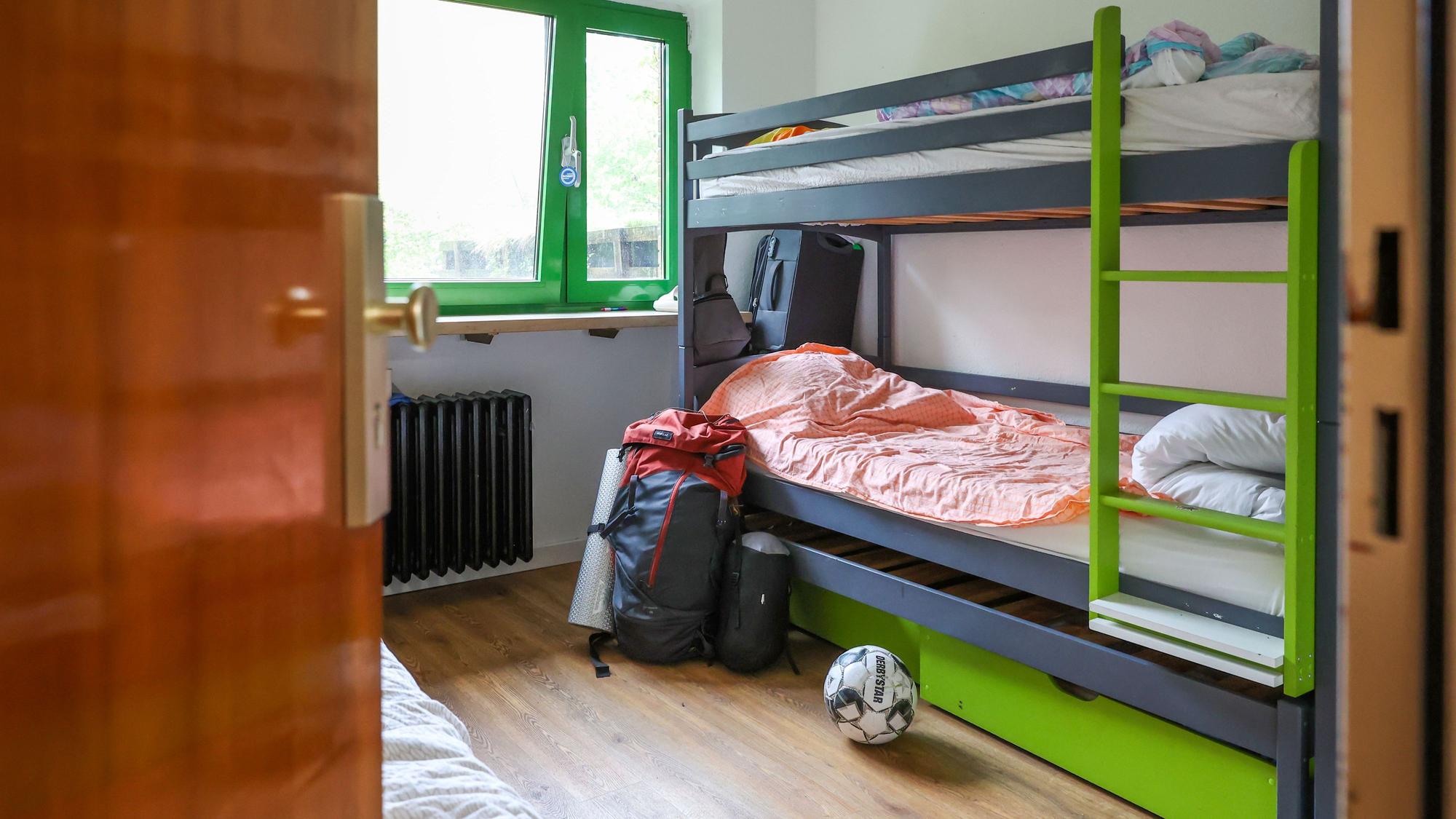 24.04.2025
Köln
wir helfen
Reportage Notschlafstelle Don-Bosco-Club + Ferienaktivitäten.
Don-Bosco-Club ist eine Einrichtung der offenen Kinder-, Jugendarbeit und Jugendsozialarbeit in gemeinsamer Trägerschaft der Deutschen Provinz der Salesianer Don Boscos und der Katholischen Kirchengemeinde.
Foto: Martina Goyert