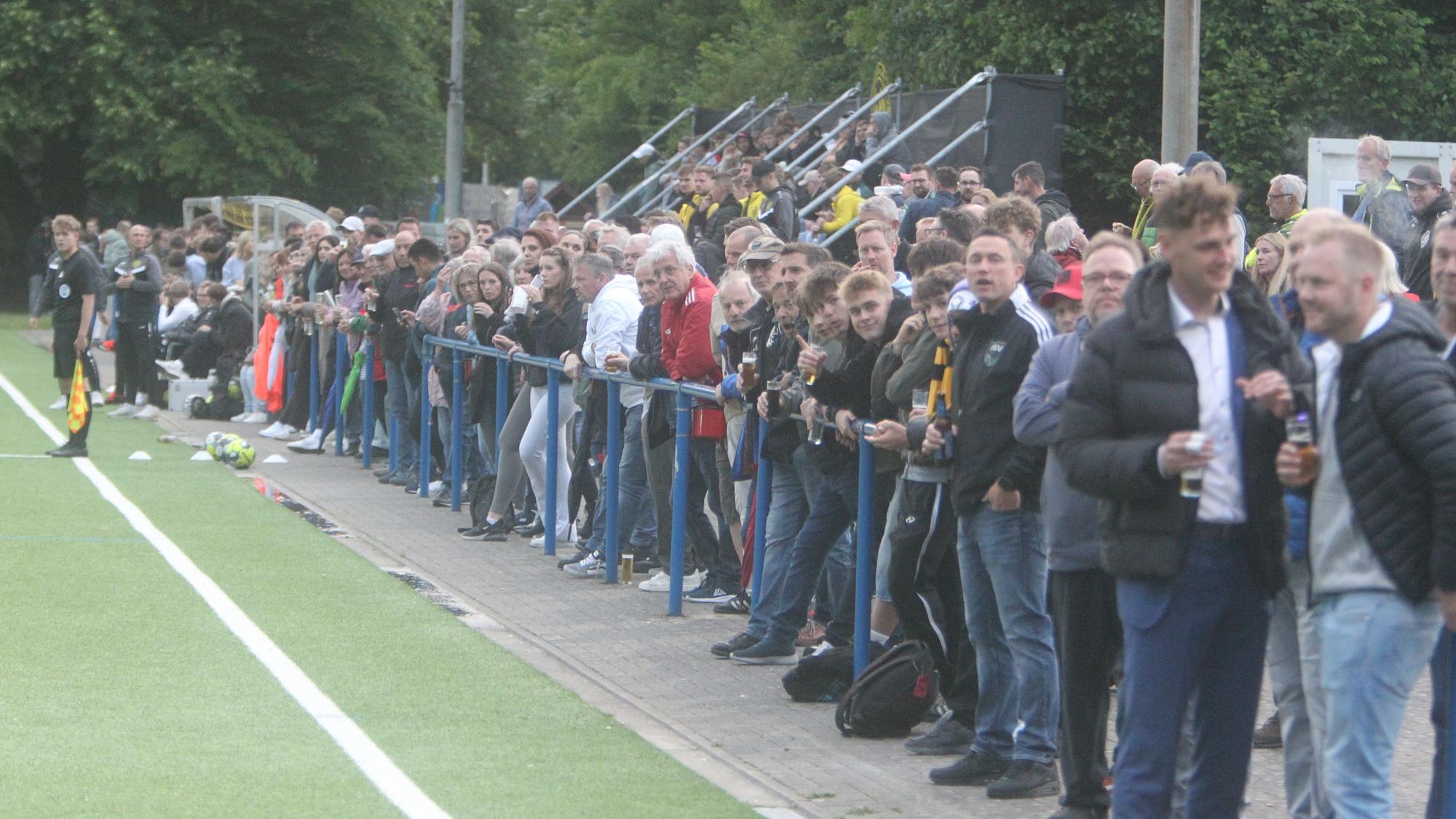 Fußball Kreispokal Halbfinale Wahlscheider SV gegen FSV Neunkirchen-Seelscheid 0:4