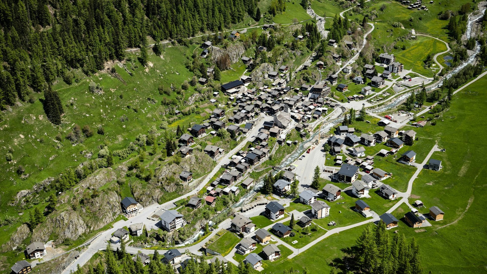 Als die Welt noch in Ordnung war: Blatten vor dem gigantischen Gletscherabbruch.
