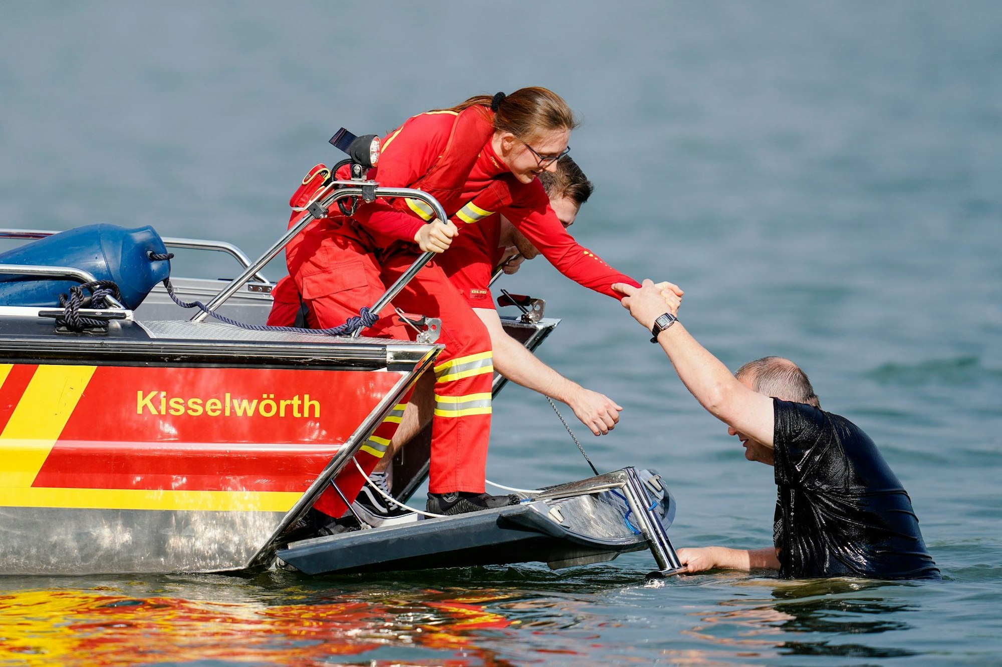 Fast 10.000 Rettungsschwimmer der DLRG sind im Sommer im Einsatz. (Archivbild)