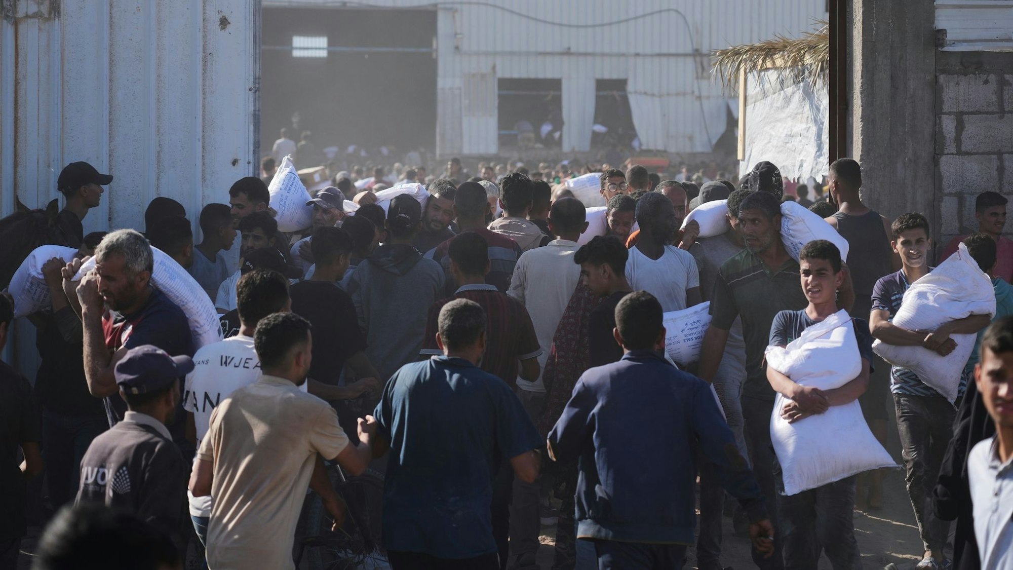 Die humanitäre Lage in Gaza spitzt sich weiter zu.