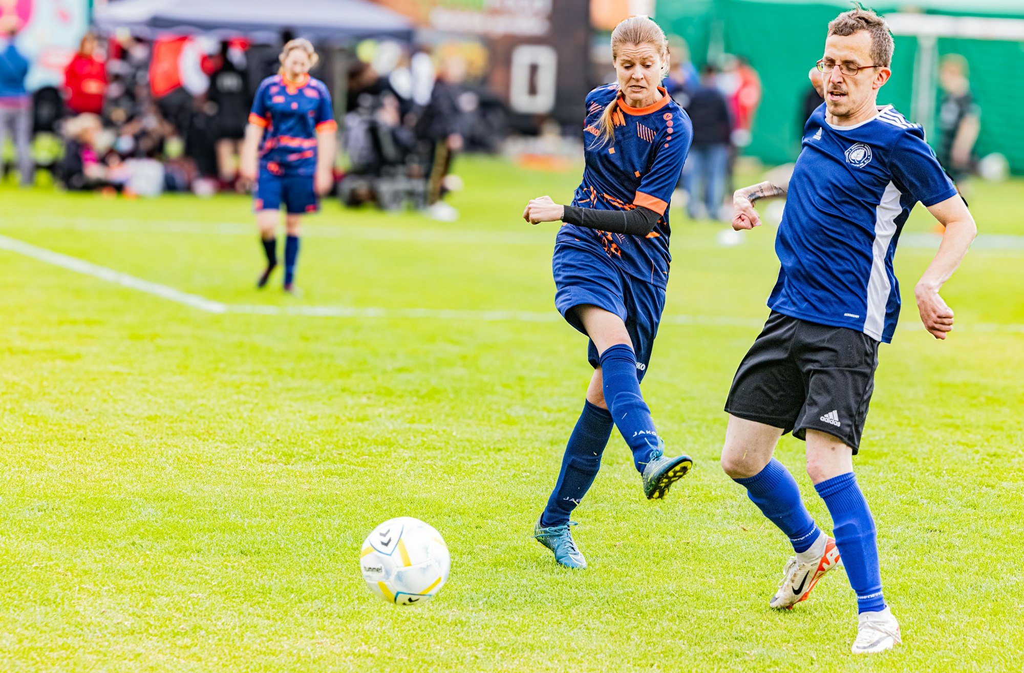 Jubeln, Kämpfen, Trikots anziehen Come-Together-Cup 2025.