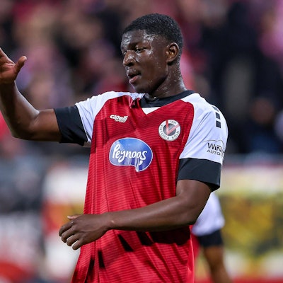 12.03.2025, Fußball, FC Viktoria Köln Rot-Weiss Essen, 3.Liga, Sportpark Höhenberg, Saison 2024 2025: Zoumana Keita Viktoria Köln 35 DFB regulations prohibit any use of photographs as image sequences and or quasi-video. Nordrhein-Westfalen Deutschland *** 12 03 2025, Football, FC Viktoria Köln Rot Weiss Essen, 3 Liga, Sportpark Höhenberg, Saison 2024 2025 Zoumana Keita Viktoria Köln 35 DFB regulations prohibit any use of photographs as image sequences and or quasi video Nordrhein Westfalen Germany