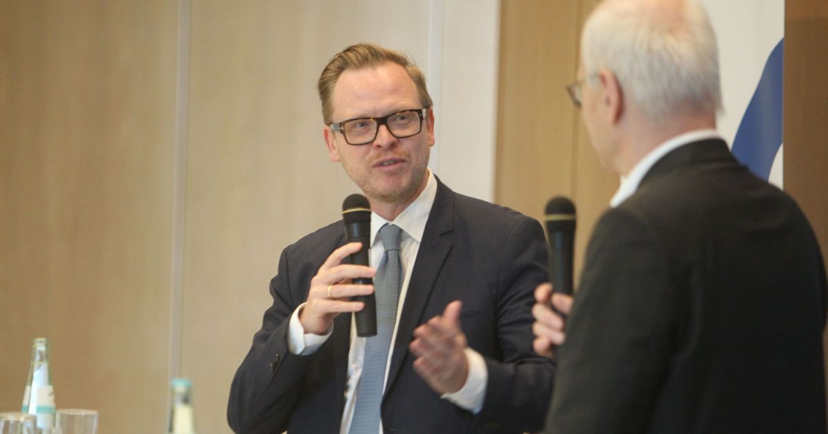 Philosoph im Gespräch: Wie funktioniert Populismus, Herr Professor ...