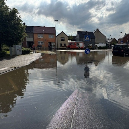 Ein Unwetter mit Niederschlägen von bis zu 80 Litern setzte den Stadtteil Herrig in Erftstadt unter Wasser.