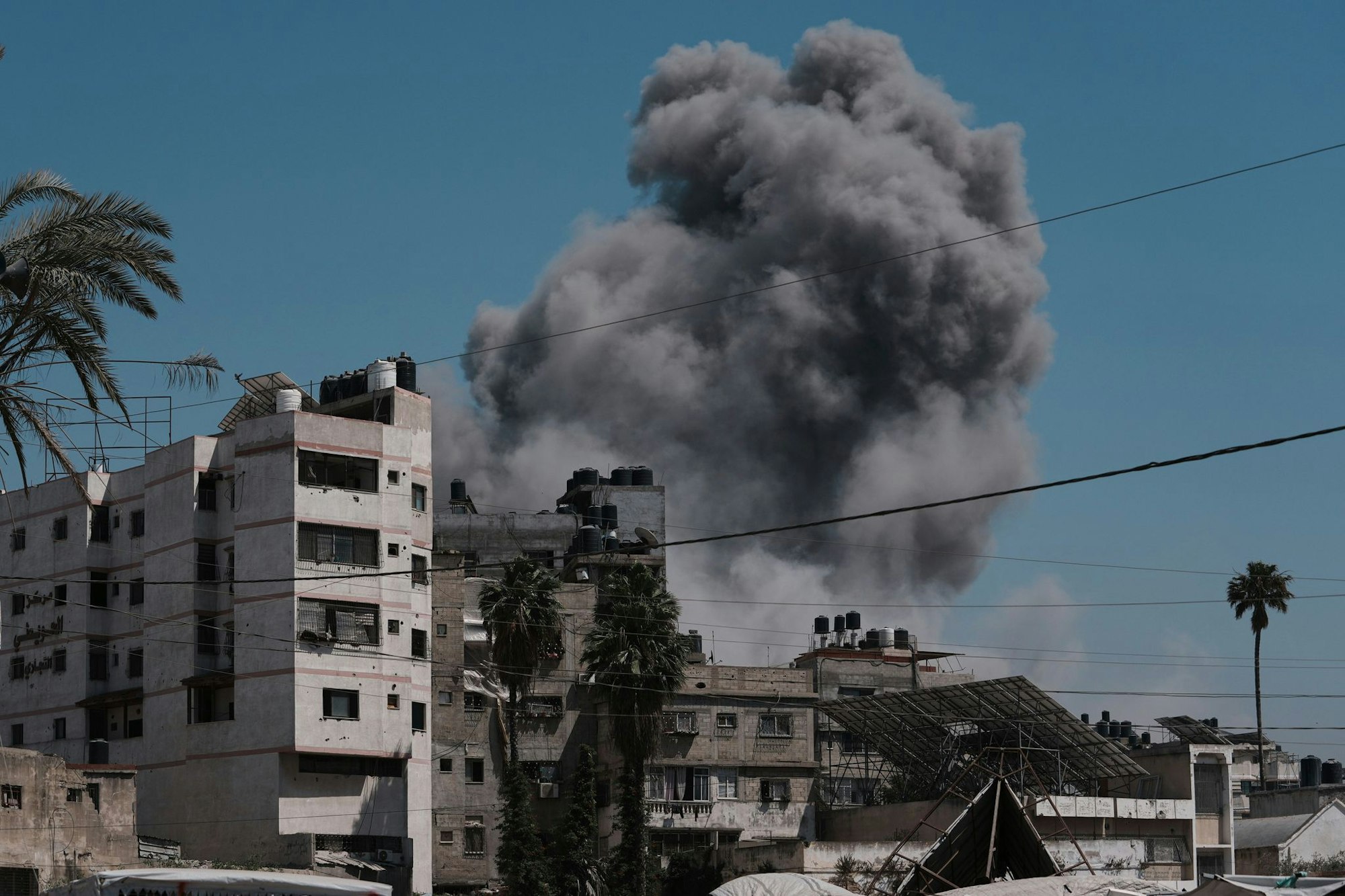 Im Gaza-Krieg stimmt die Hamas dem Waffenruhe-Plan eines US-Vermittlers in einem wichtigen Punkt zu - an anderen Stellen macht sie Bedingungen.