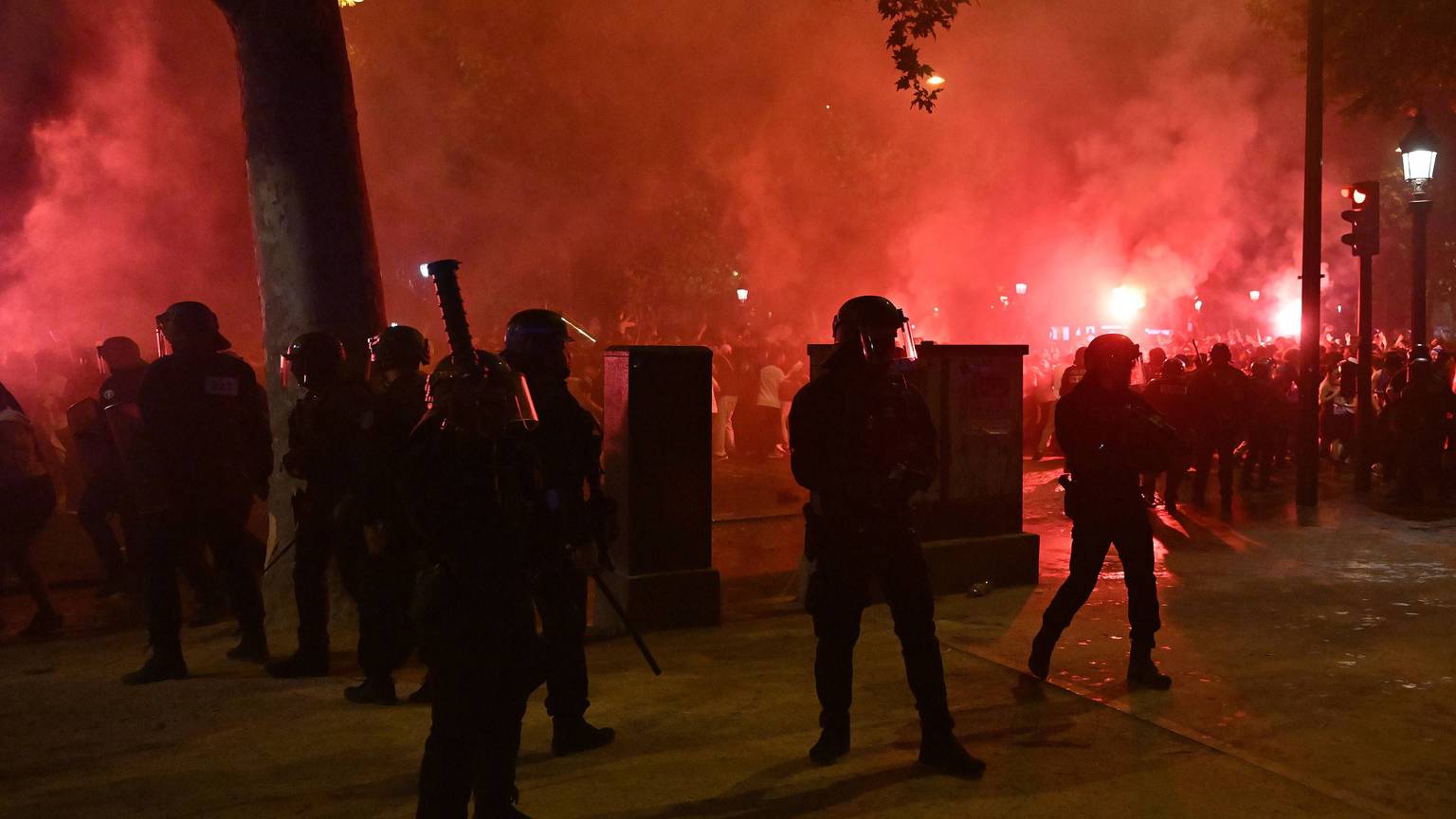 In der Pariser Innenstadt kam es zu schweren Ausschreitungen.