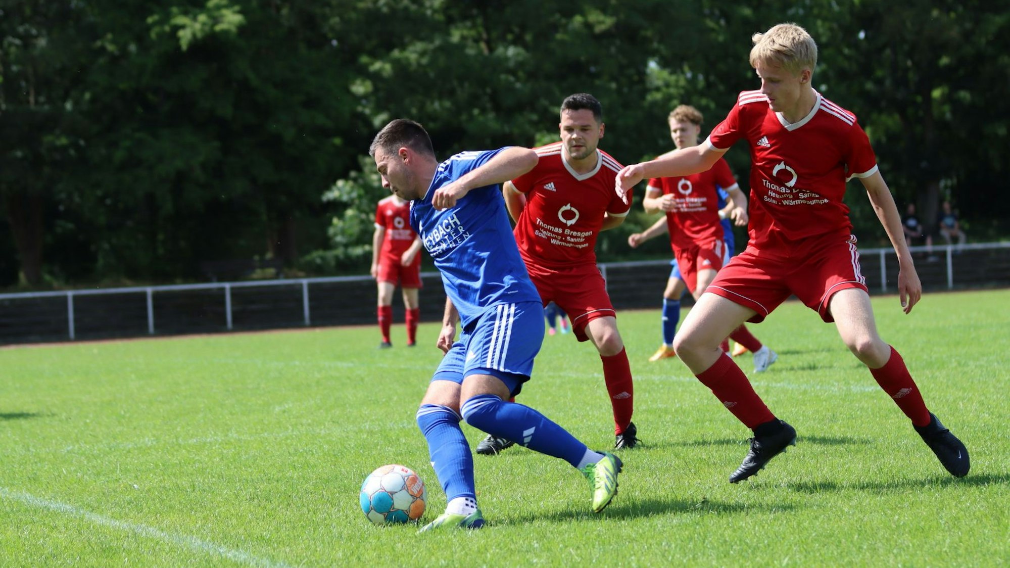 Das Bild zeigt eine Szene aus dem Spiel Weilerswist gegen Schönau.