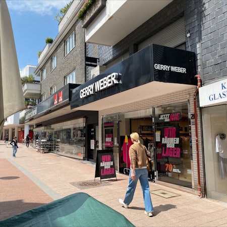 Zu sehen ist die Gerry-Weber-Filiale am Brühler Steinweg.