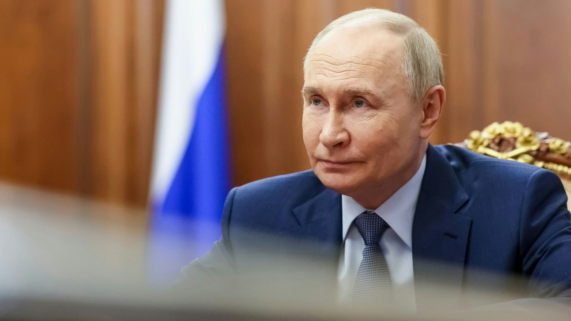 Der russische Präsident Wladimir Putin im Kreml. Die russischen Forderungen an die Ukraine kommen weiterhin einer Kapitulation gleich. (Archivbild)