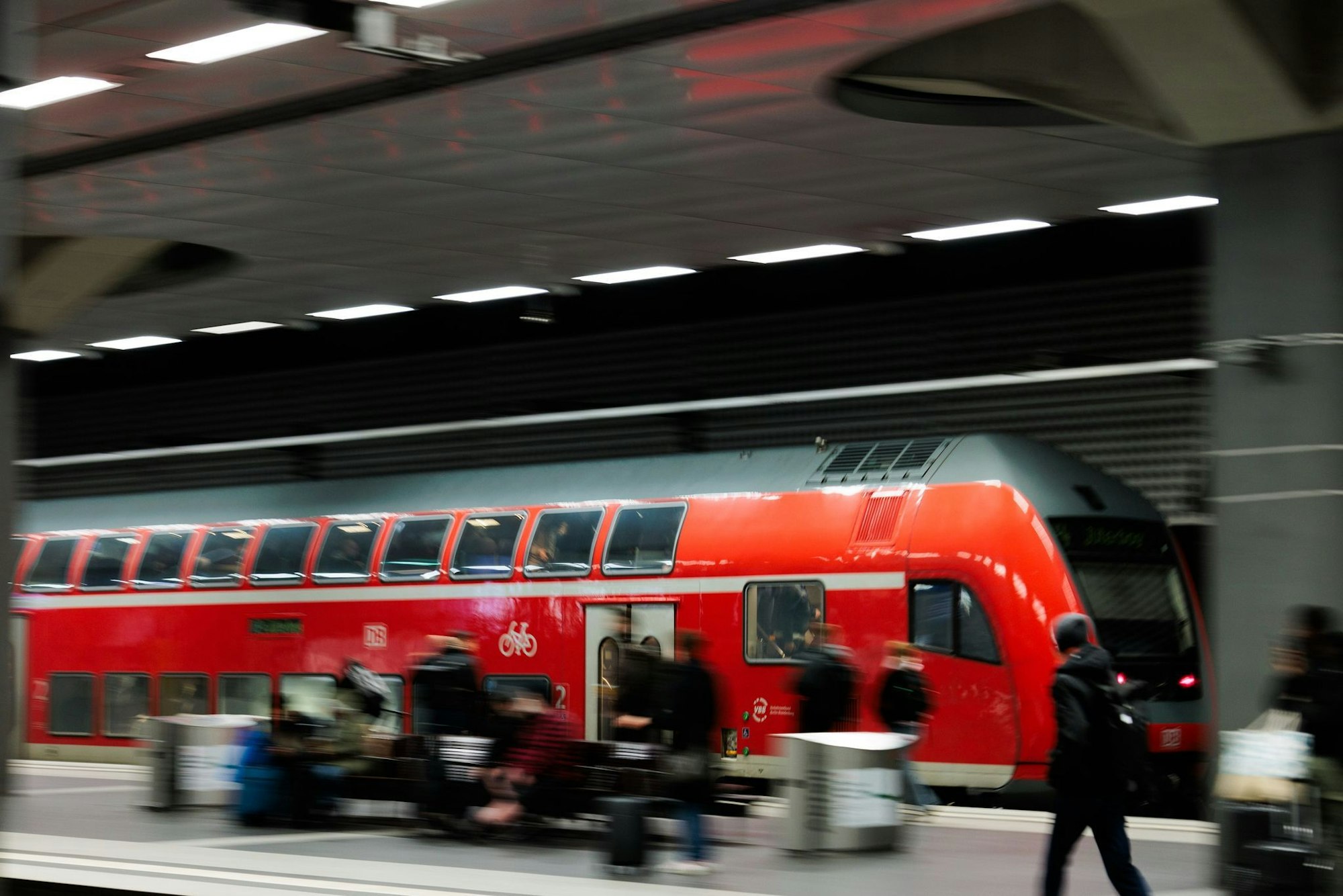 Ab Mitte Juni laufen die Arbeiten zwischen dem rheinland-pfälzischen Unkel und dem hessischen Wiesbaden. (Symbolbild)