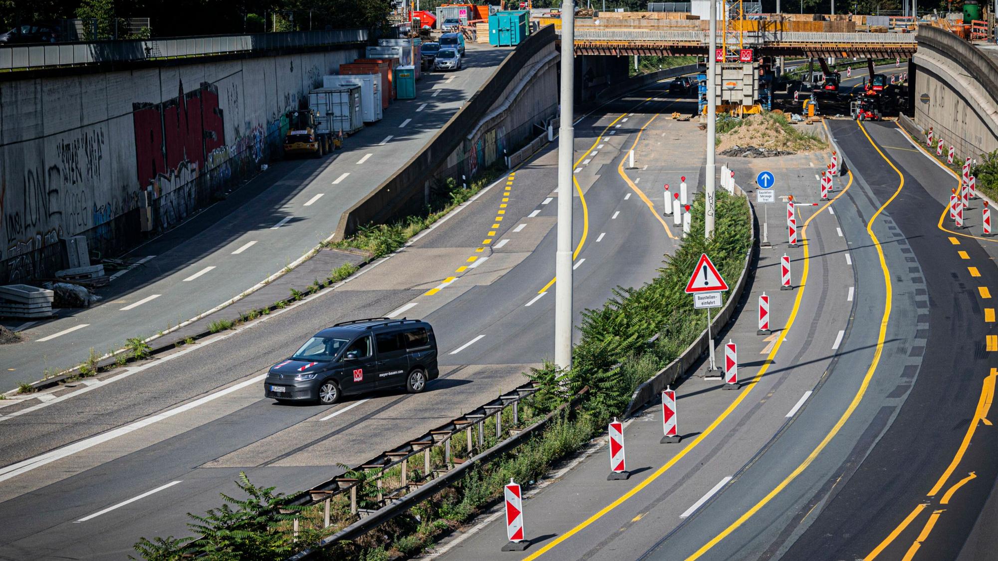 Sperrung der Strecke der A 565 am „Endenicher Ei “.