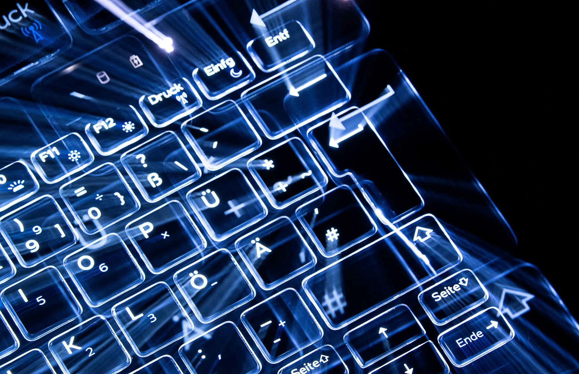 Die Täter sitzen bei Cyberstraftaten oft im Ausland. (Symbolbild)