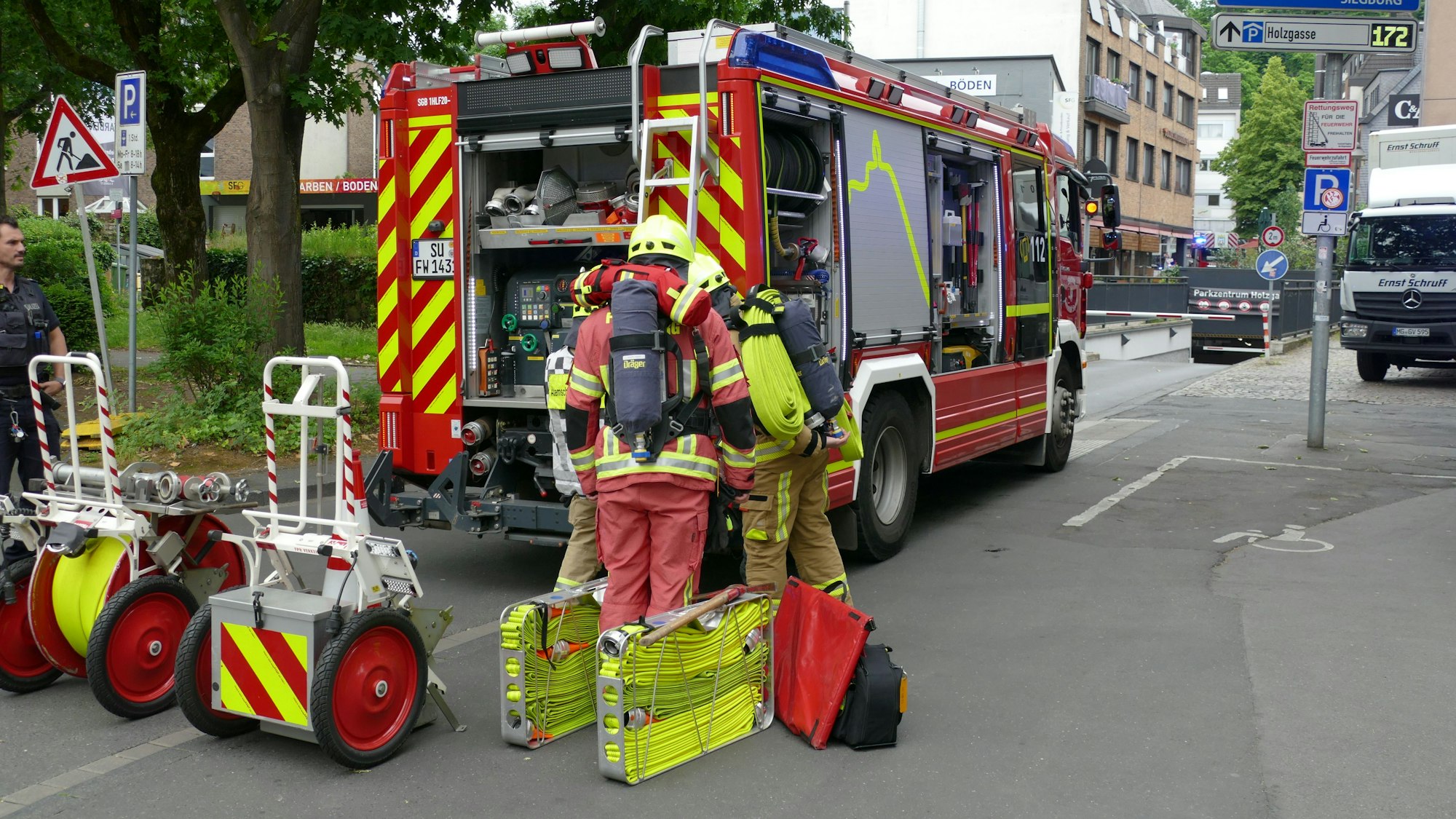 Feuerwehreinsatz in der Tiefgarage Holzgasse