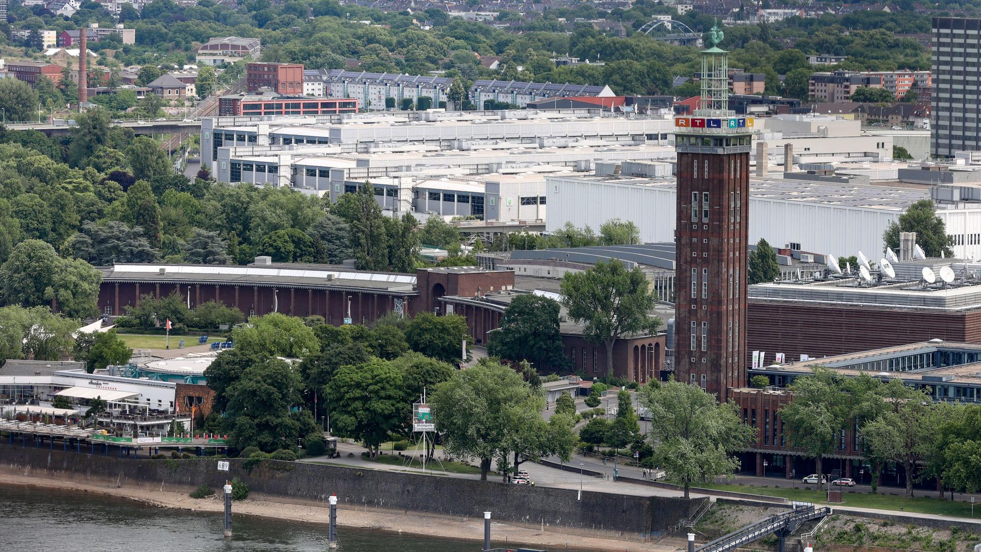 Blick auf das RTL-Gebäude am Rhein in Köln. Der Mediensender hat seinen Sitz in Köln.
