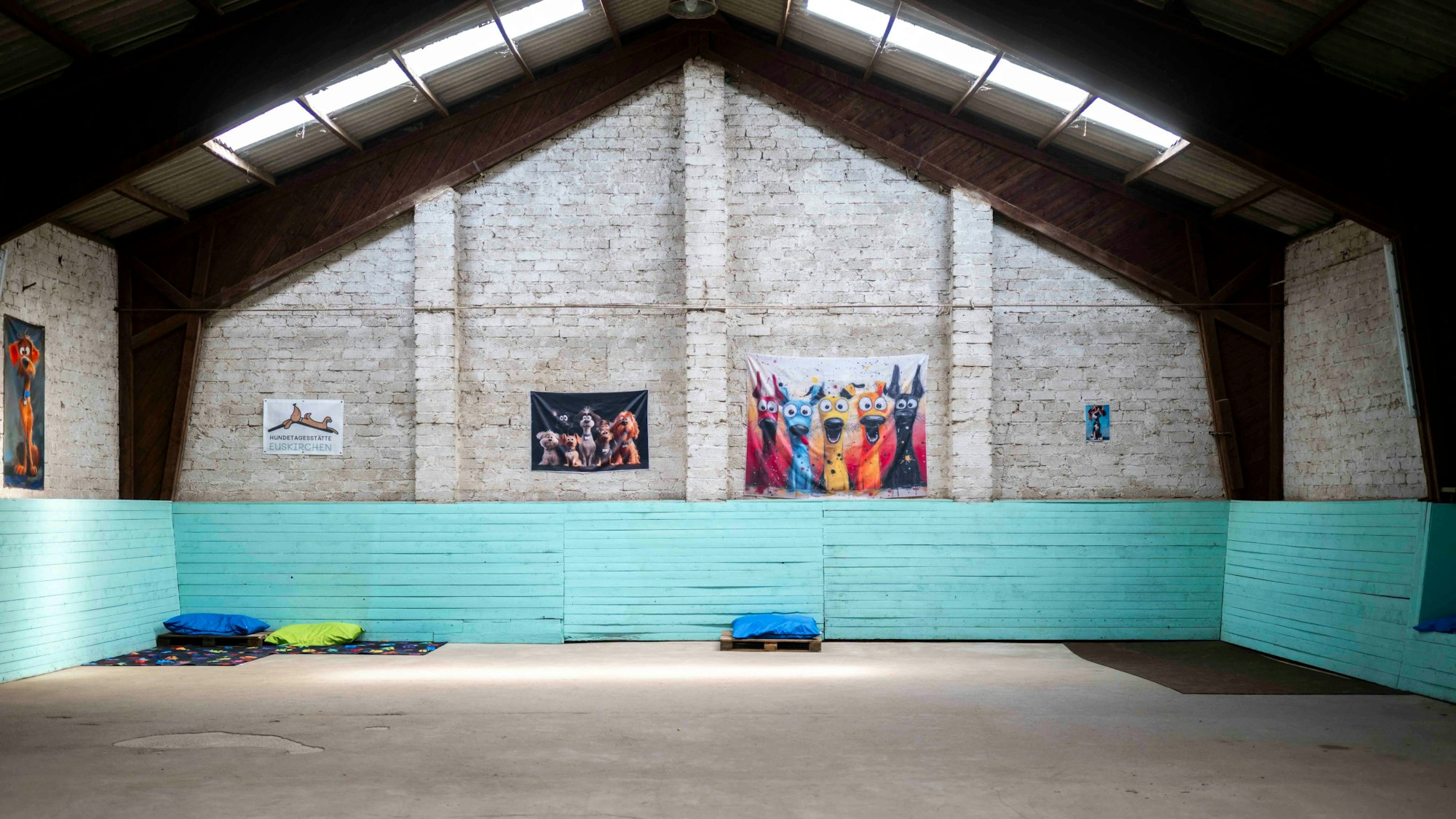 Das Bild zeigt den umgestalteten Reitstall.