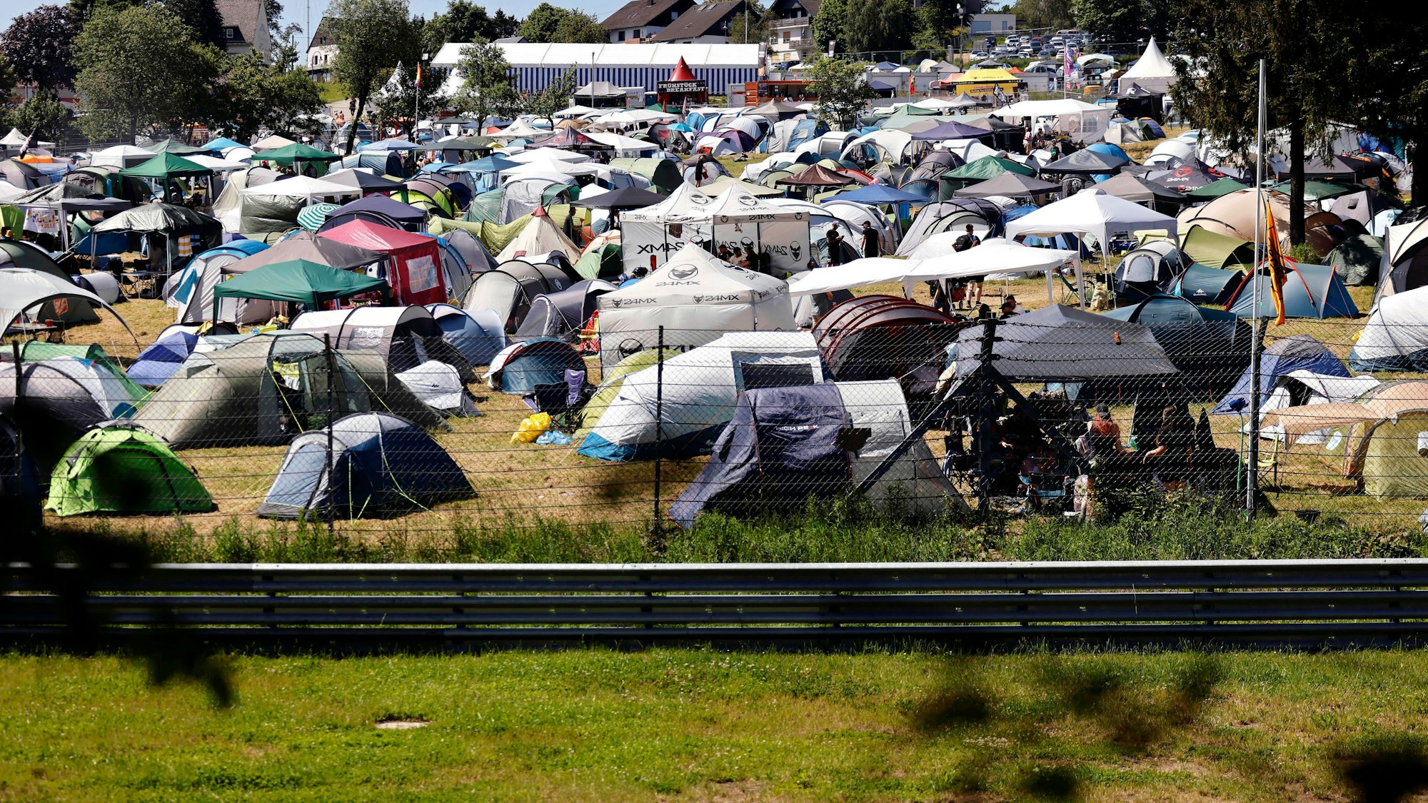 Campingplatz an der Rennstrecke bei Rock am Ring 2024. (Archivbild)