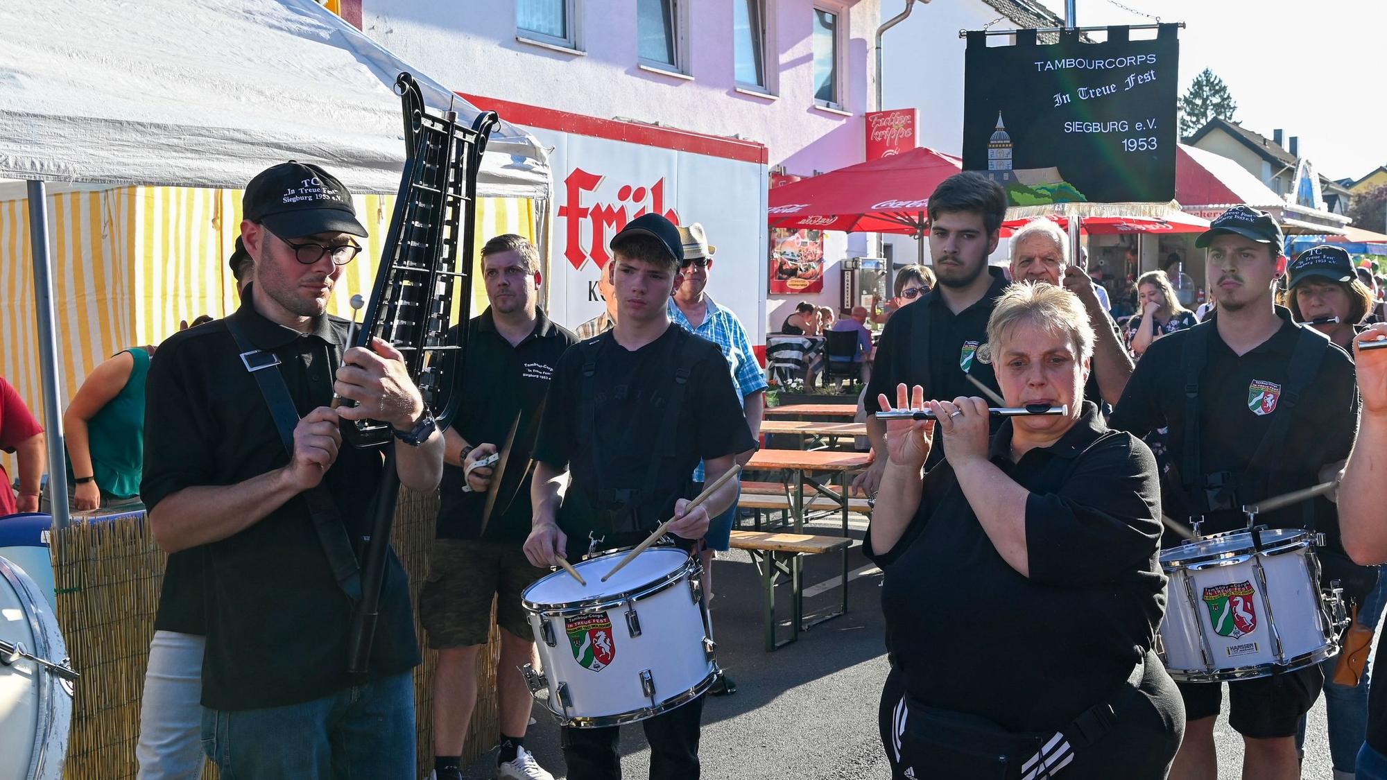 Tambourscorps „In Treue Fest“