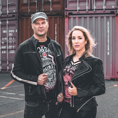 Olli Fuchs und Sinah Meier veröffentlichen ihr drittes Album heute auf dem eigenen Label "Storm Inside Records".