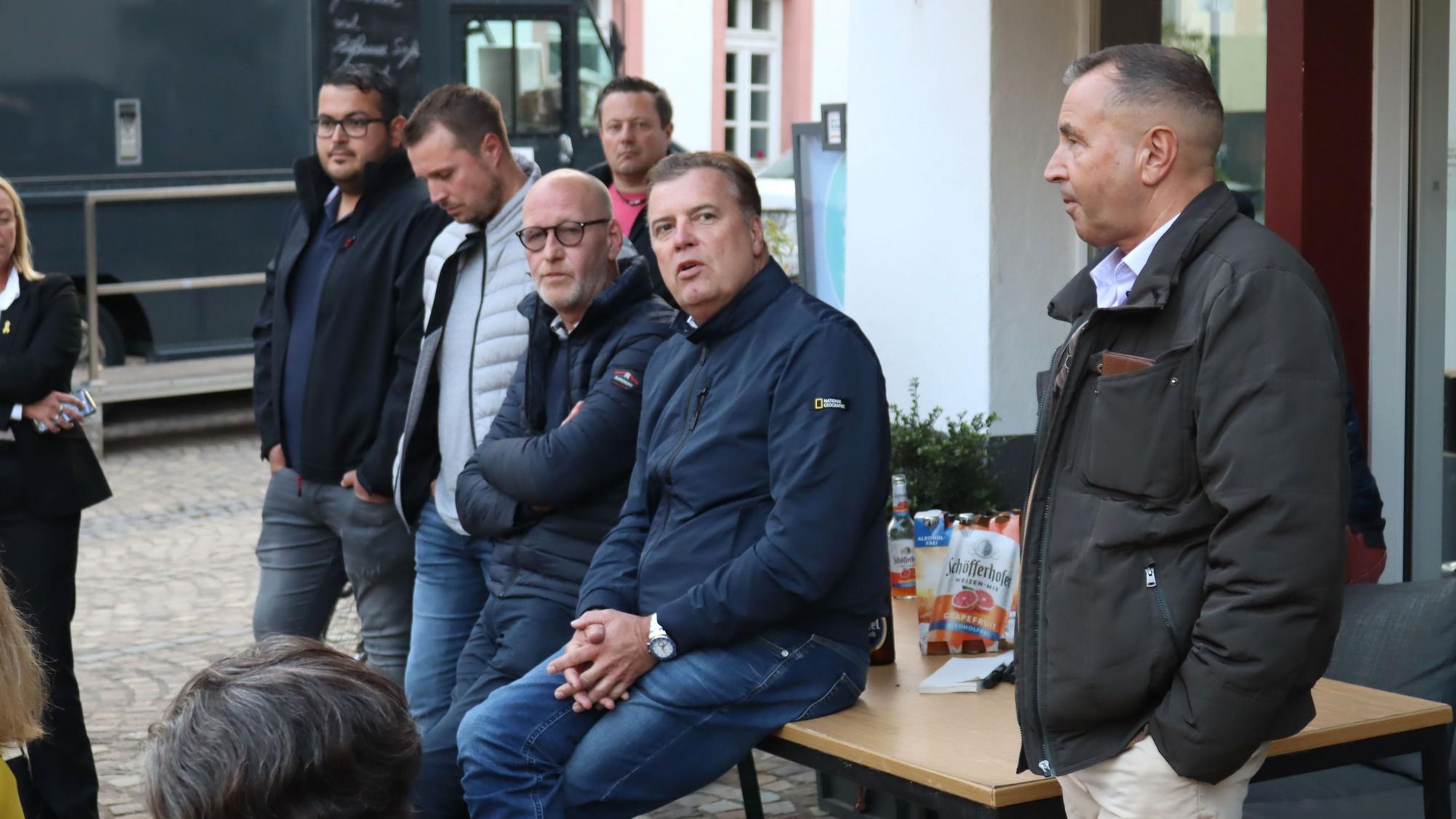 Marc Brucherseifer bei einem Donnerstagstreffen des Stadtmarketingvereins nach der Flutkatastrophe.