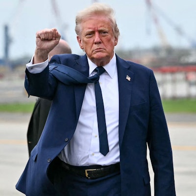 Donald Trump will Menschen aus bestimmten Ländern nicht mehr in die USA einreisen lassen.