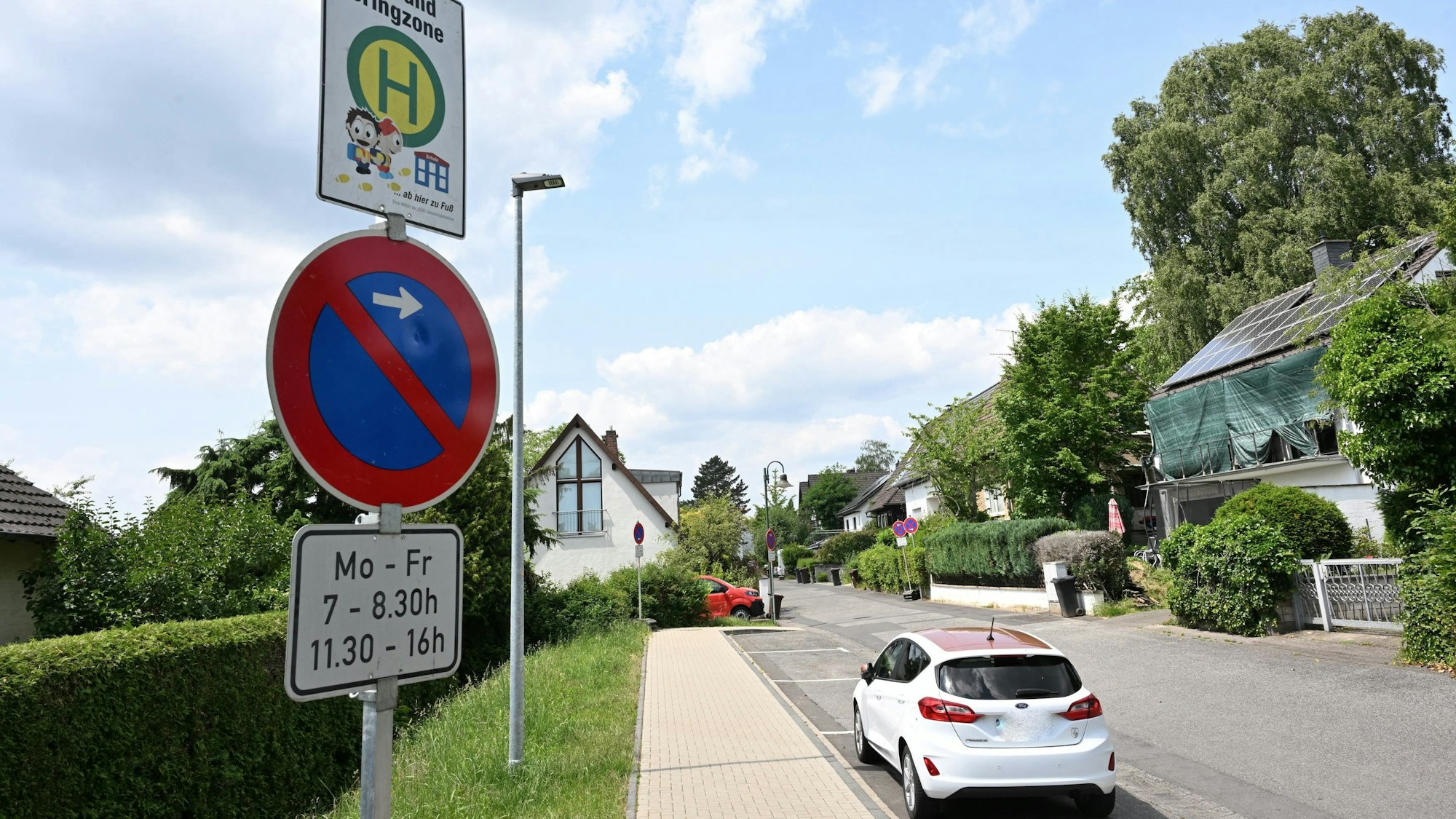 Die Stadt Rösrath hat „testweise“ eine neue Hol- und Bringzone am Ginsterweg eingerichtet.