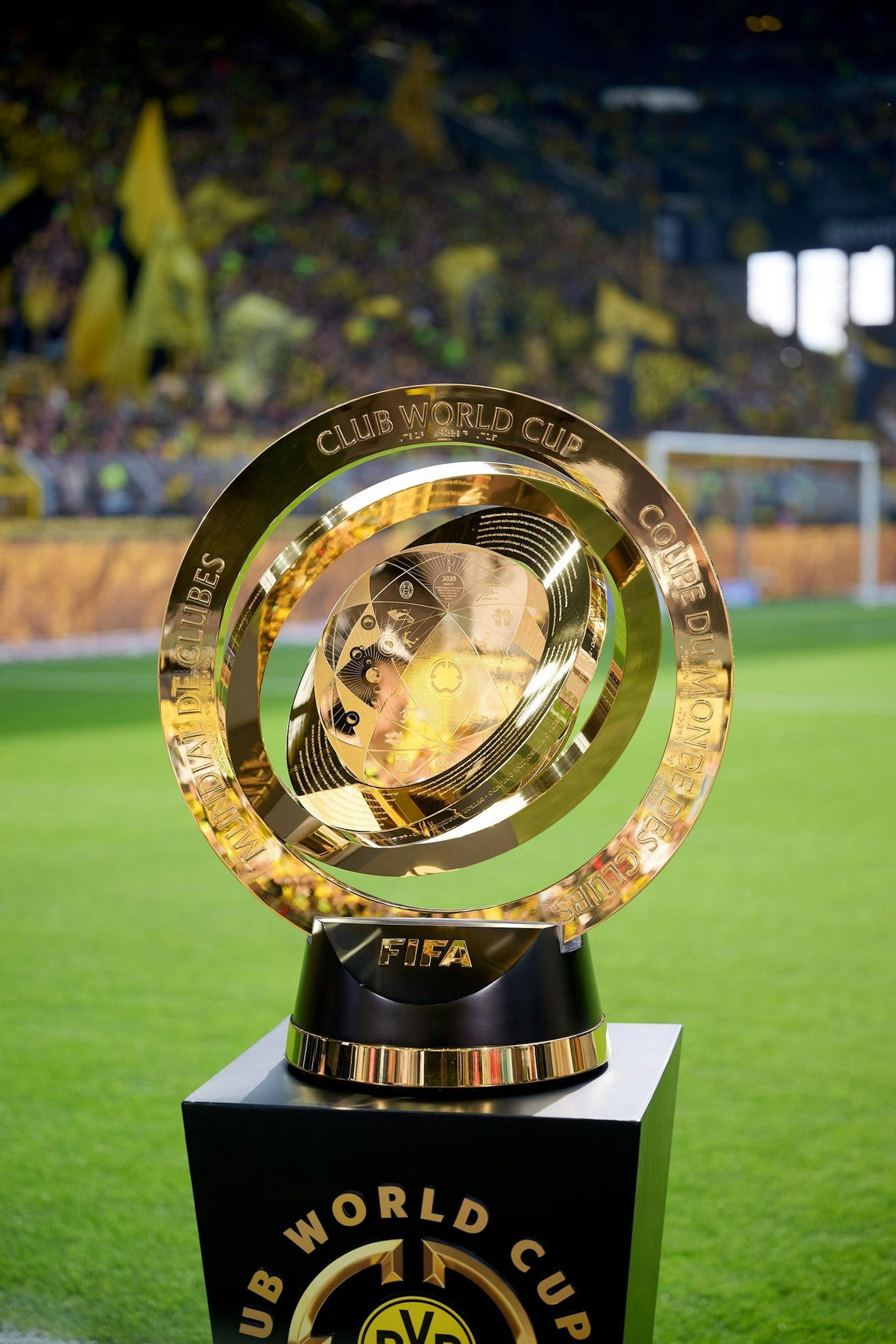 Es geht bei der Club-WM um diesen Pokal.