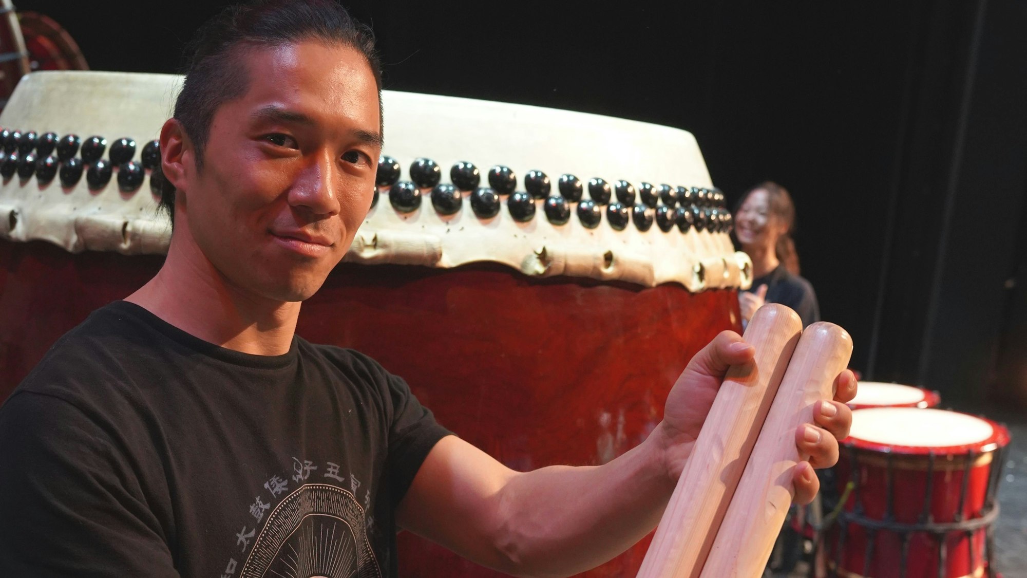 Rund 500 Kilo wiegt die größte Trommel der Band.