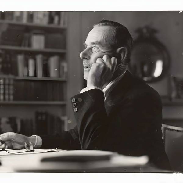 Thomas Mann an seinem Schreibtisch 1941.