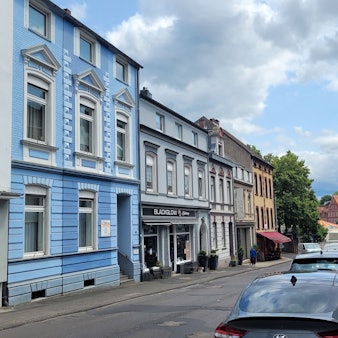 Das Foto zeigt die Paffrather Straße in Bergisch Gladbach