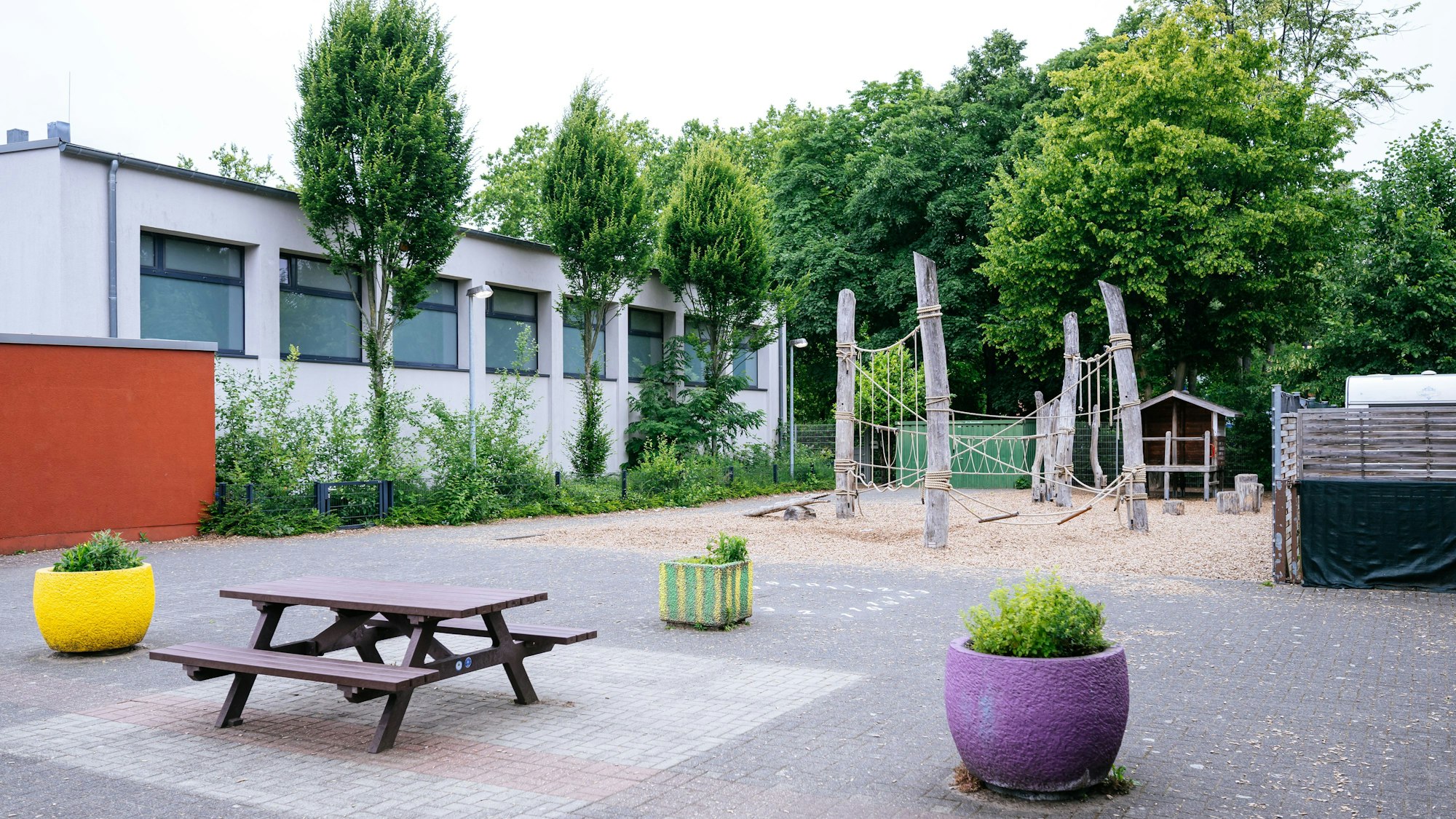 Der Schulhof der GGS Nesselrodestraße in Niehl.
