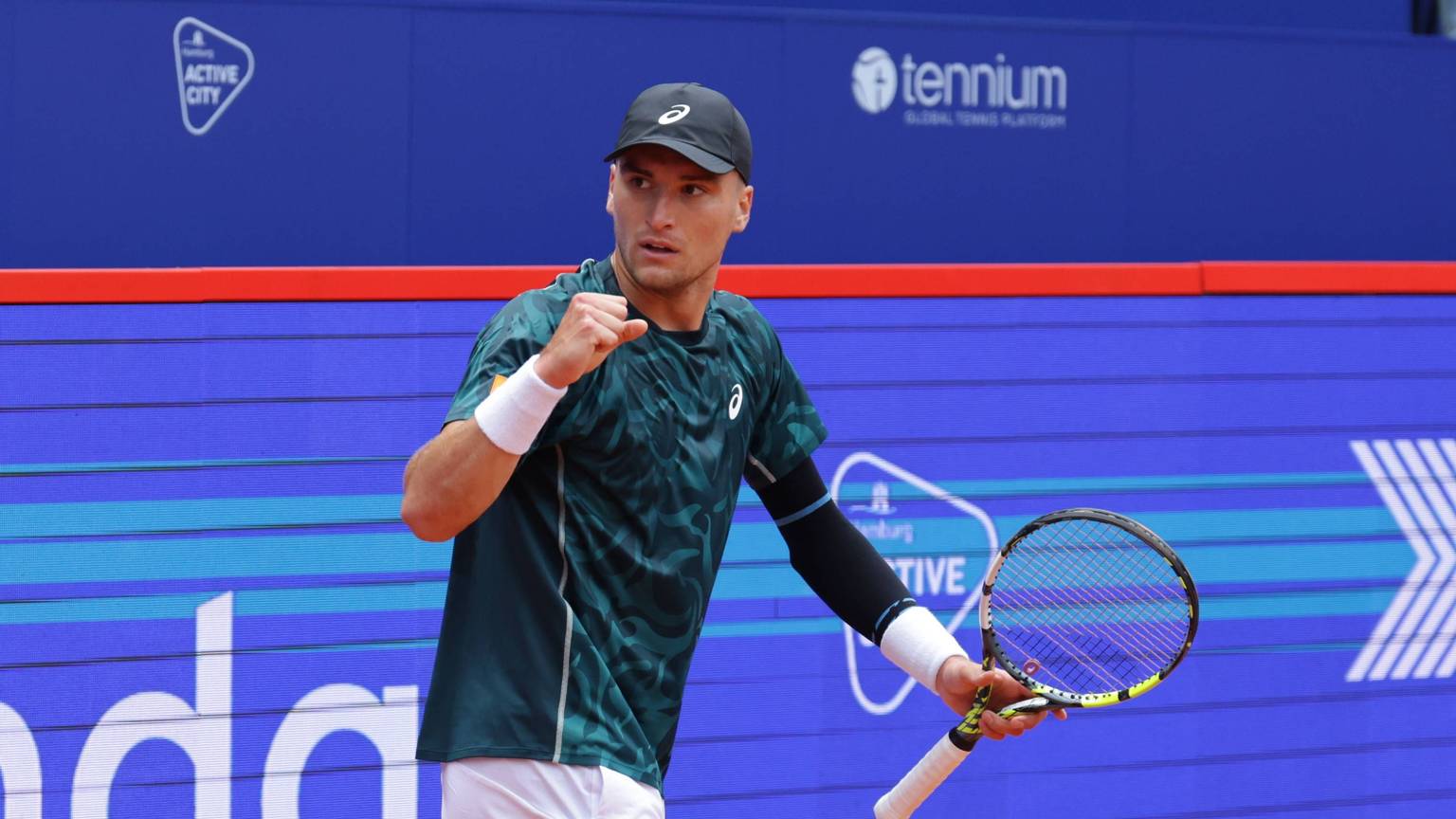 GER, Hamburg, xFSx, ATP500 Herren-Tennistunier Bitpanda Hamburg Open 2025, Sechzehntelfinale 19.05.2025 Raphael Collignon BEL Siegerfaust, jubel *** GER, Hamburg, xFSx, ATP500 Mens Tennis Tournament Bitpanda Hamburg Open 2025, Sixteenth Final 19 05 2025 Raphael Collignon BEL Winners fist, jubilation Copyright: HMBxMedia/FernandoxSoares
