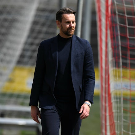 FC-Sportdirektor freut sich auf die Pokalaufgabe in Regensburg.